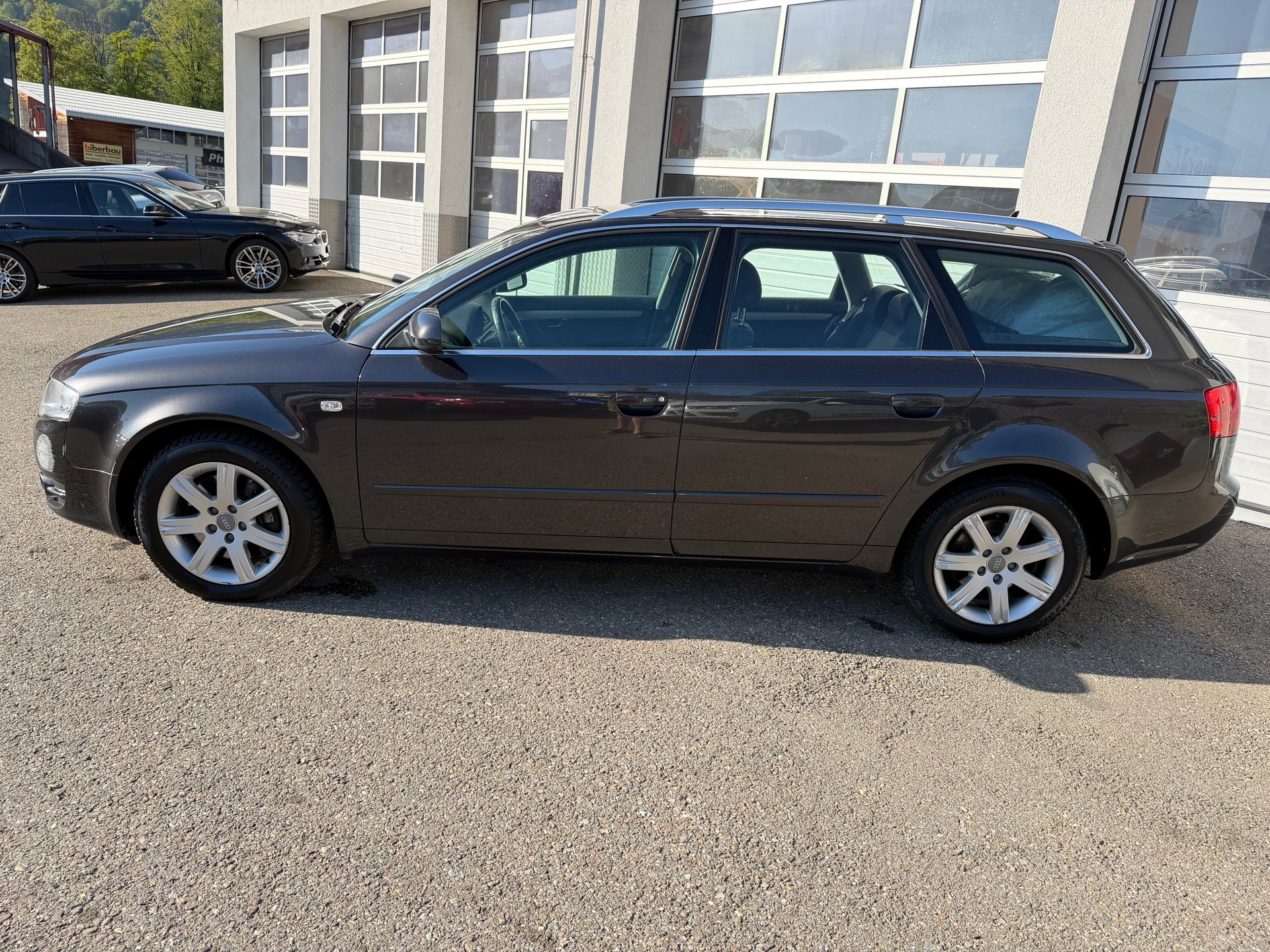 AUDI A4 Avant 2.0 Turbo FSI-showroom-element-1