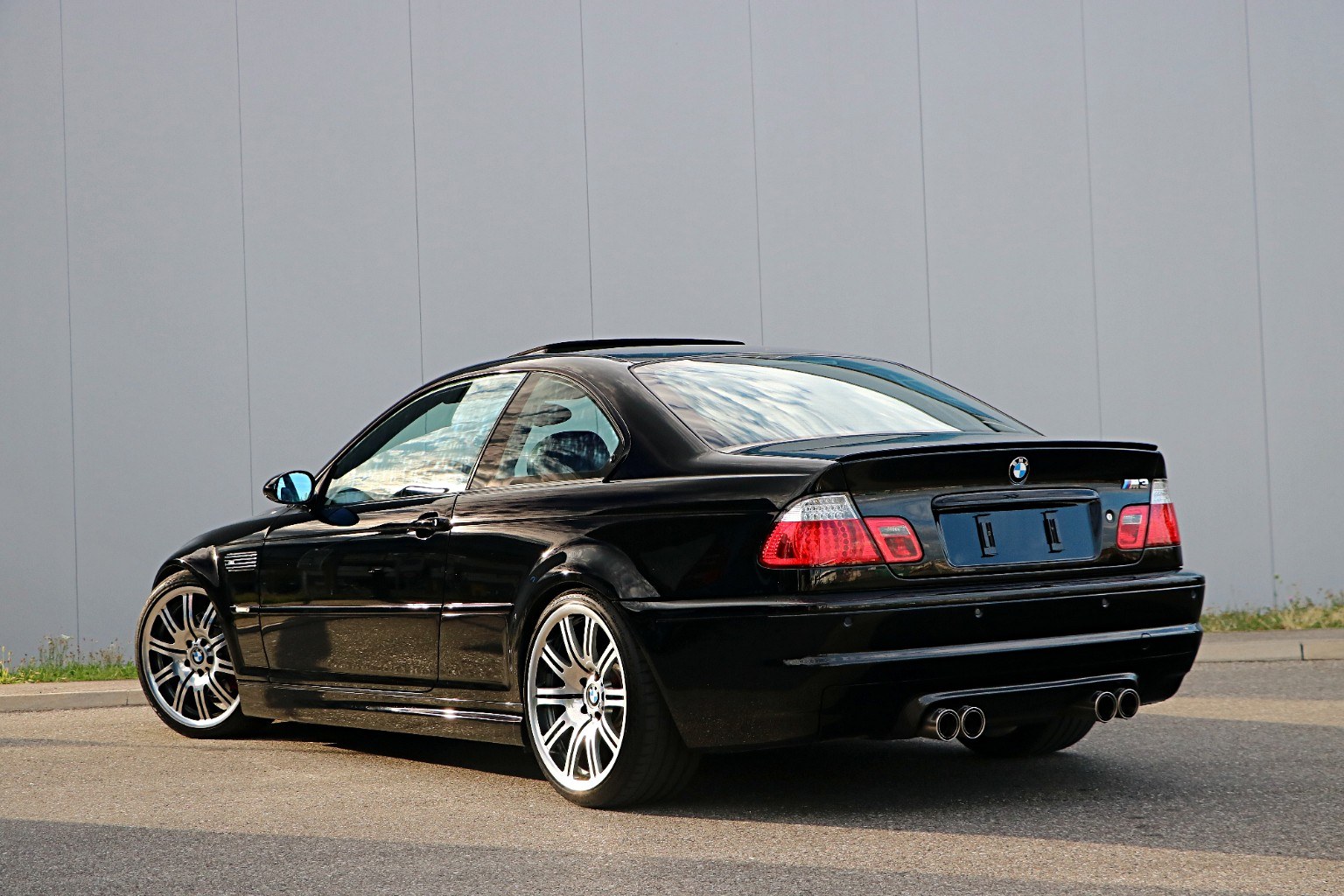BMW M3-image-2