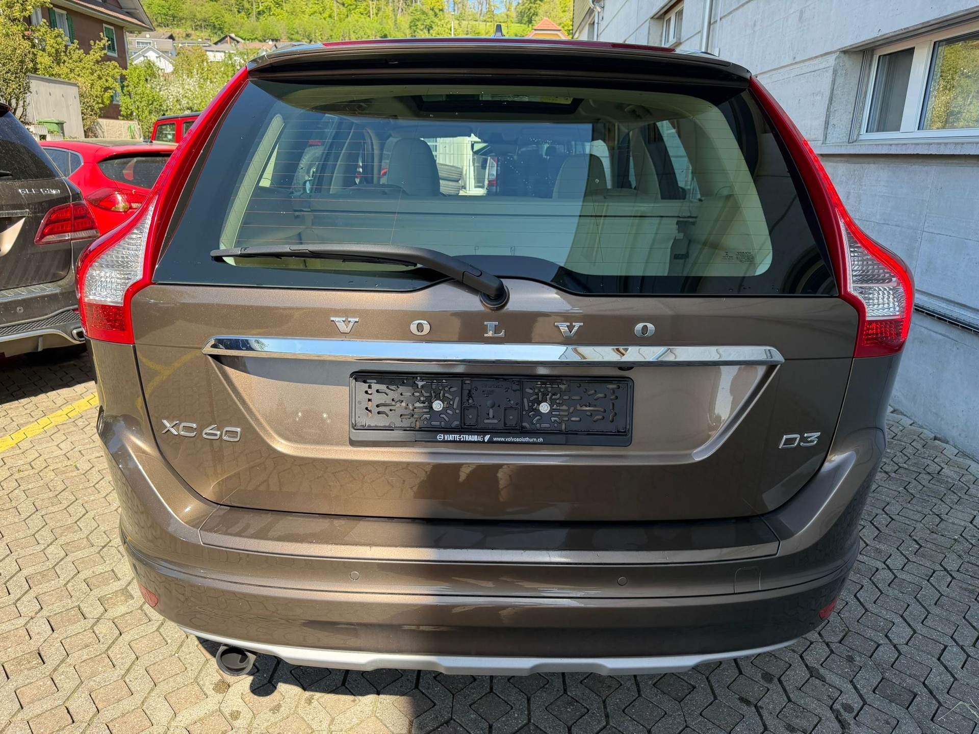 VOLVO XC60 D3 Summum Geartronic-image-4