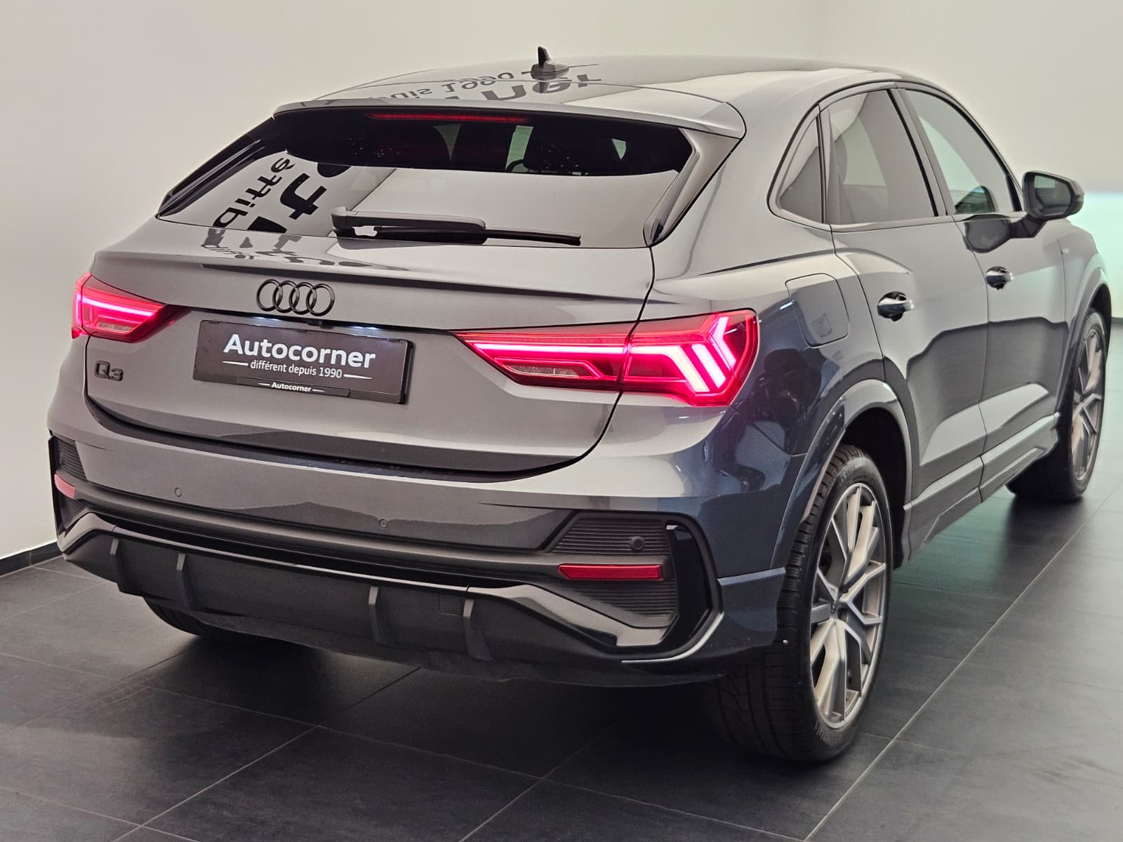 AUDI Q3 Sportback 45 TFSI e S line Attraction S-tronic-image-5