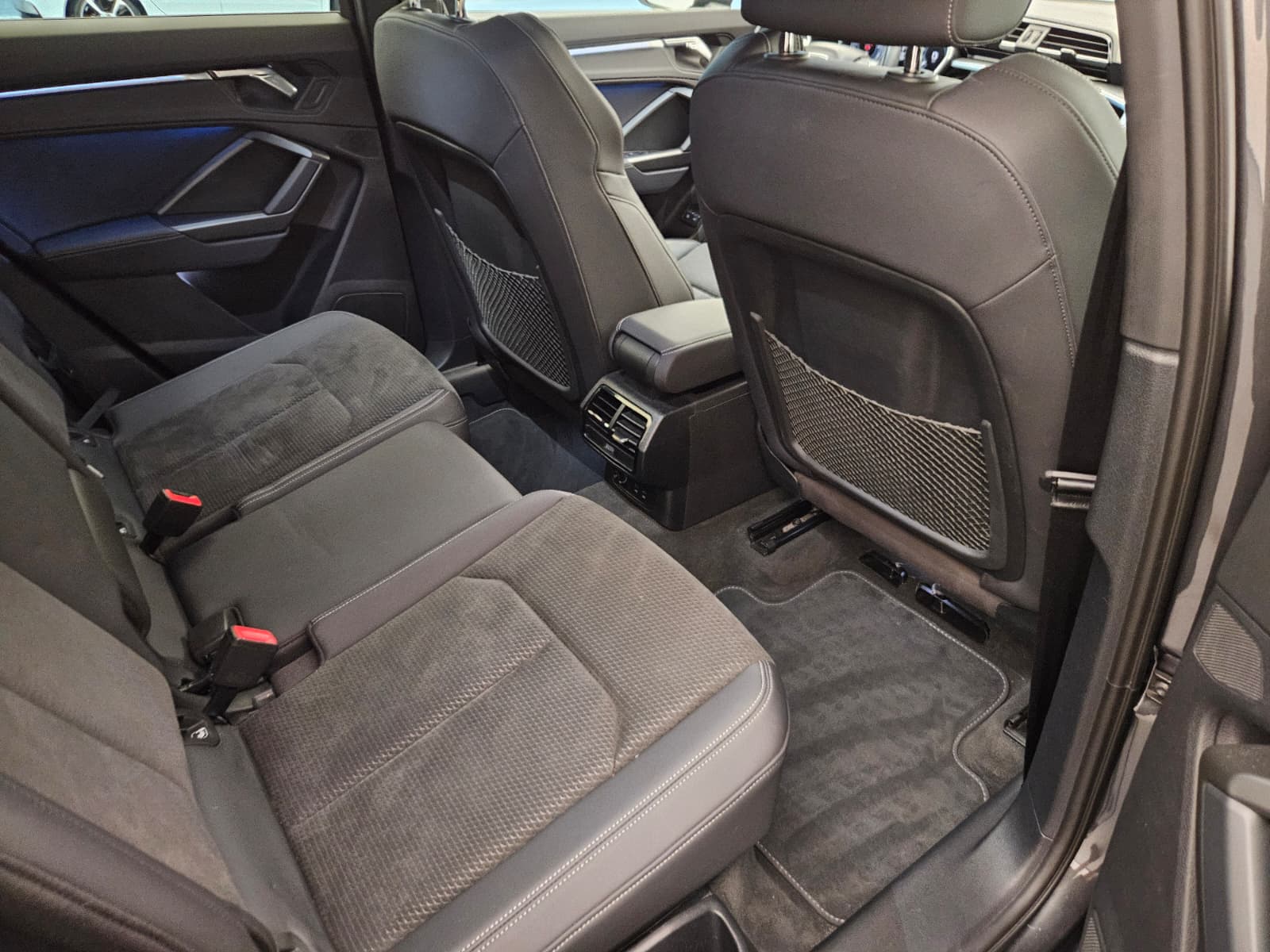 AUDI Q3 Sportback 45 TFSI e S line Attraction S-tronic-image-12