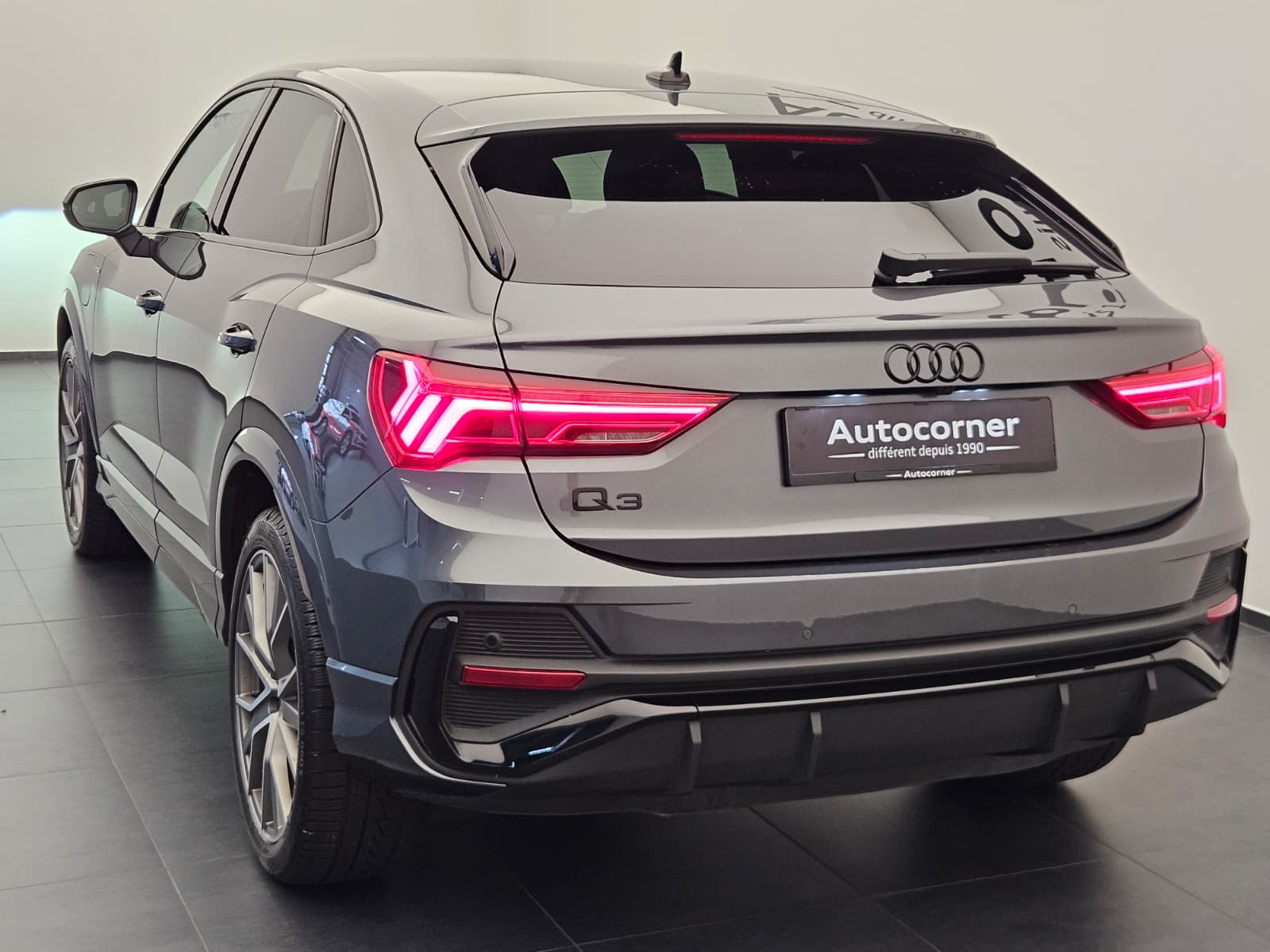 AUDI Q3 Sportback 45 TFSI e S line Attraction S-tronic-image-7
