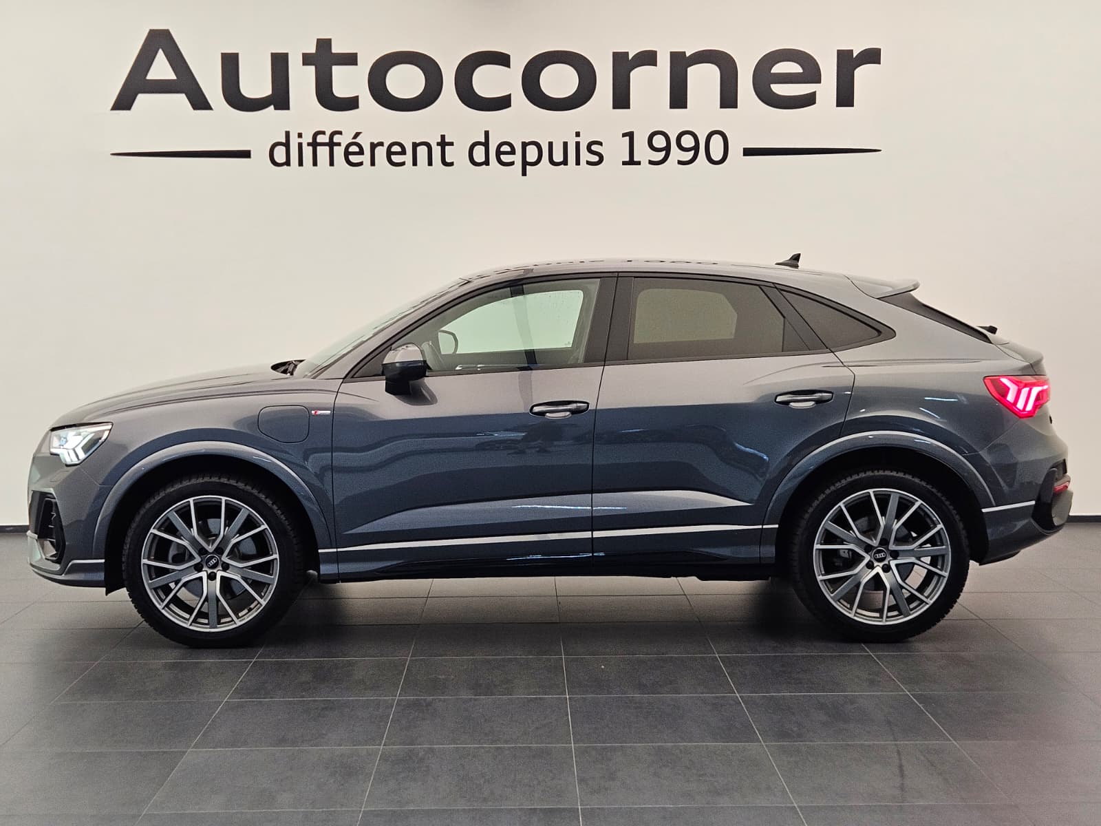 AUDI Q3 Sportback 45 TFSI e S line Attraction S-tronic-image-1