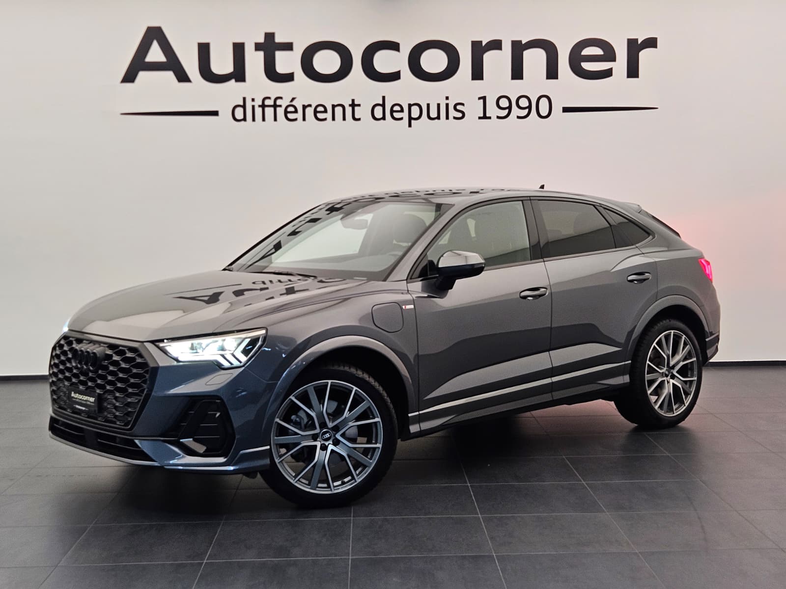 AUDI Q3 Sportback 45 TFSI e S line Attraction S-tronic-image-0