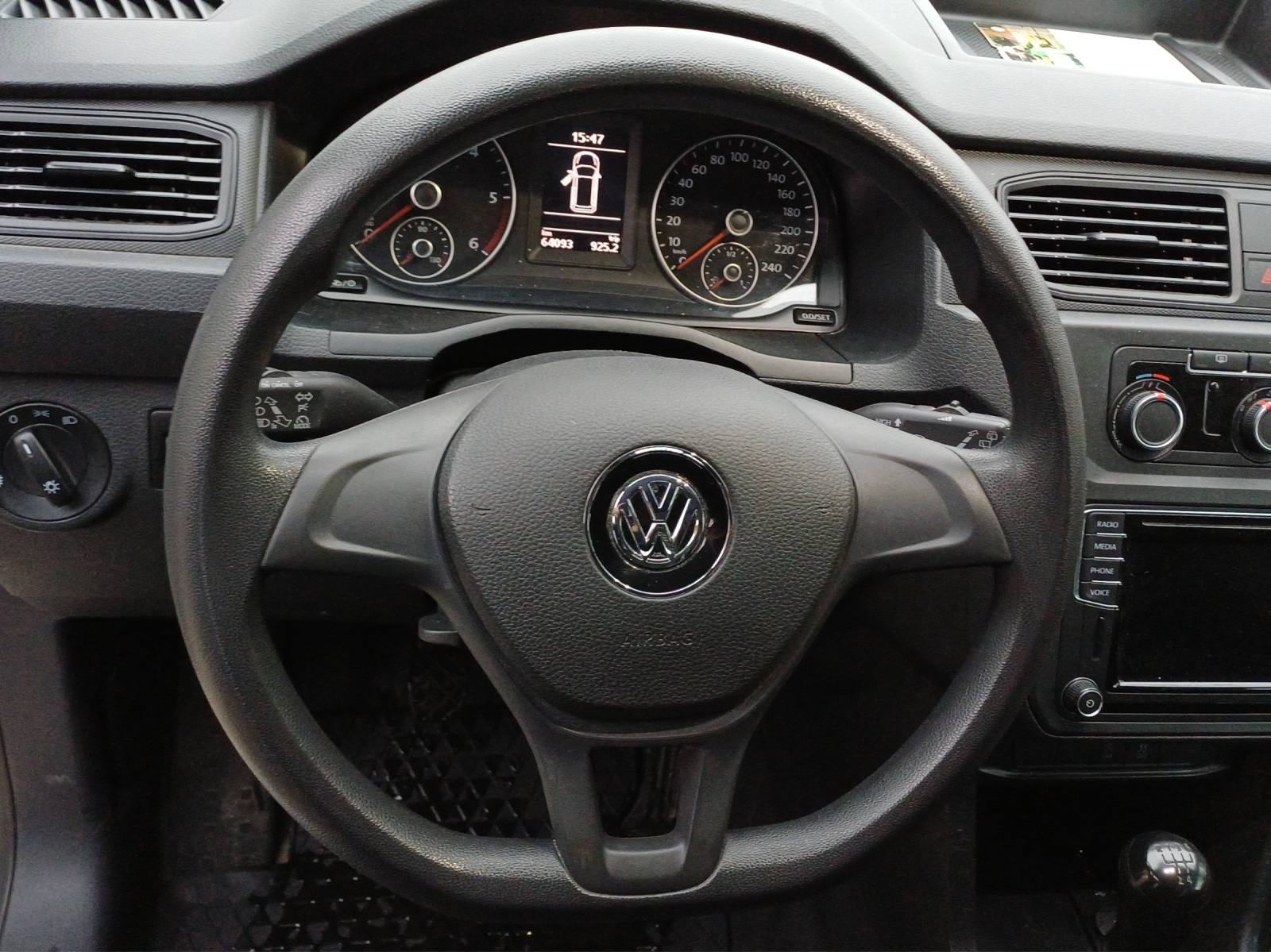 VW Caddy 2.0TDI BlueMotion Technology-image-9