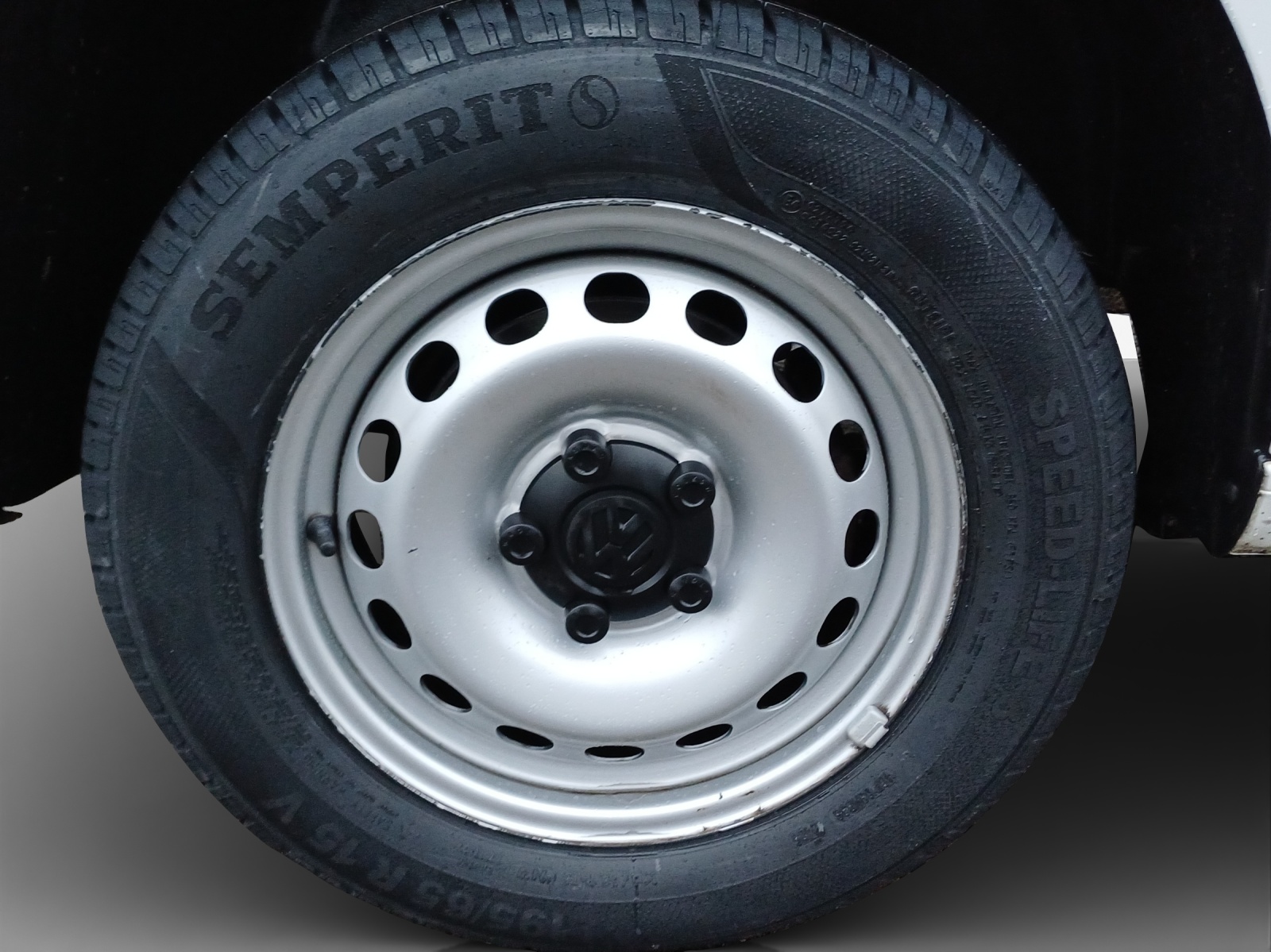 VW Caddy 2.0TDI BlueMotion Technology-image-15