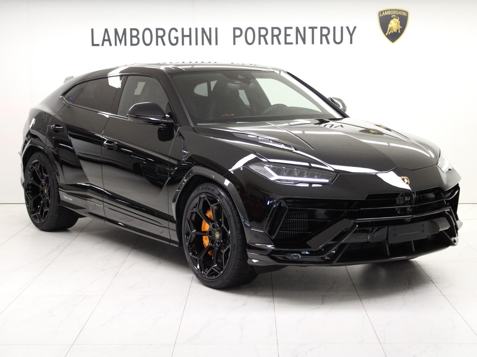 LAMBORGHINI Urus Performante
