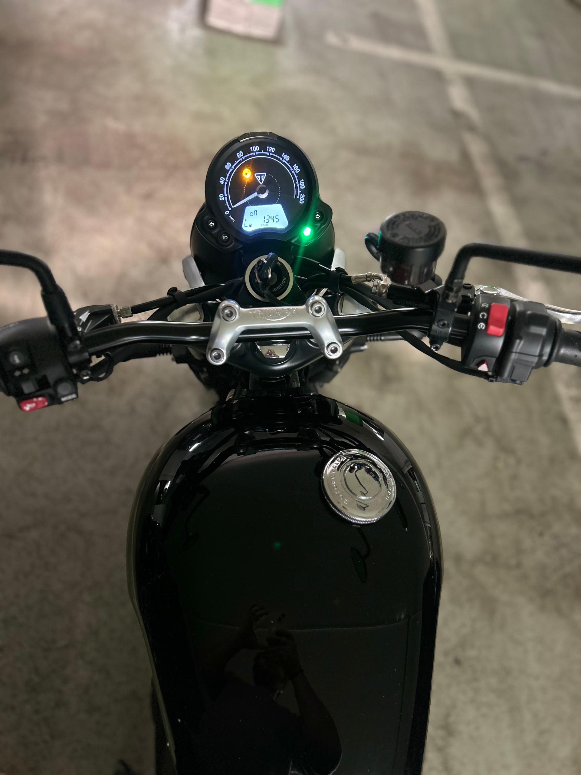 TRIUMPH Street Twin 900 Gold Line (35kW)-image-7