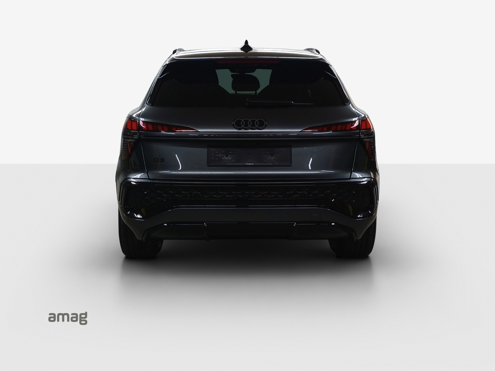AUDI Q3 SUV e-hybrid 200 kW S tronig-image-3