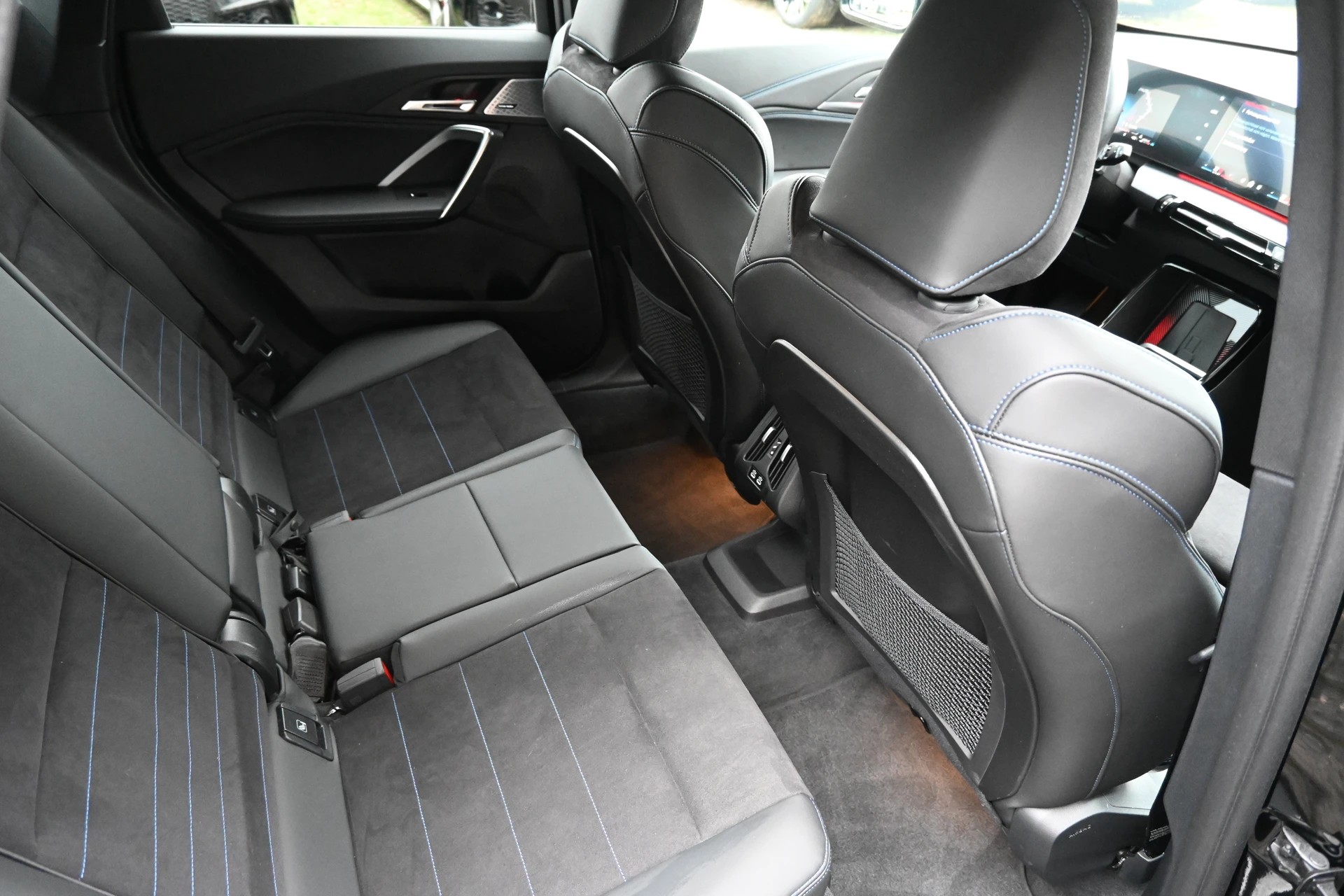 BMW X1 xDrive 23d 48V M Sport 211PS + Elektr. AHK 2000kg-image-13