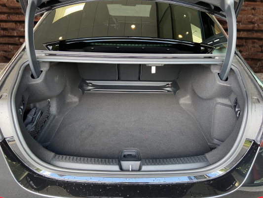 MERCEDES-BENZ E 200 9G-Tronic 4Matic-image-7