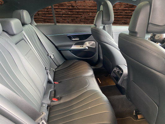 MERCEDES-BENZ E 200 9G-Tronic 4Matic-image-13