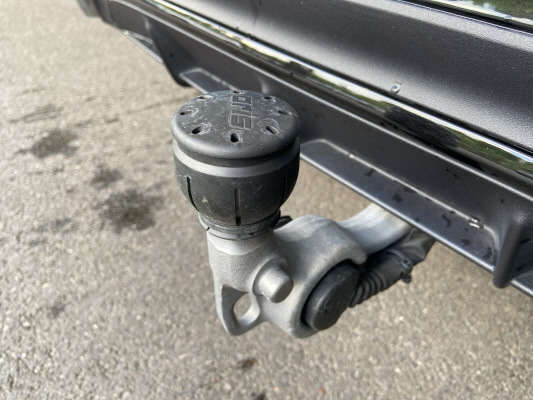 MERCEDES-BENZ E 200 9G-Tronic 4Matic-image-6