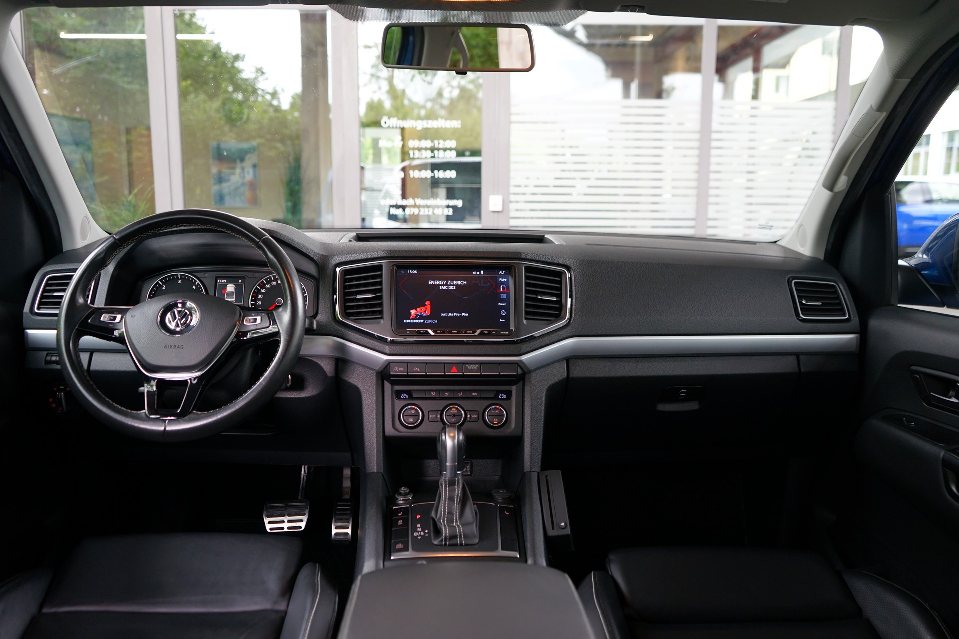VW Amarok 3.0TDI Aventura 4Motion Automatic-showroom-element-3