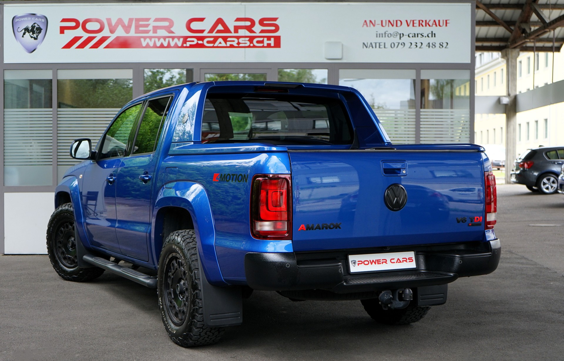 VW Amarok 3.0TDI Aventura 4Motion Automatic-showroom-element-1