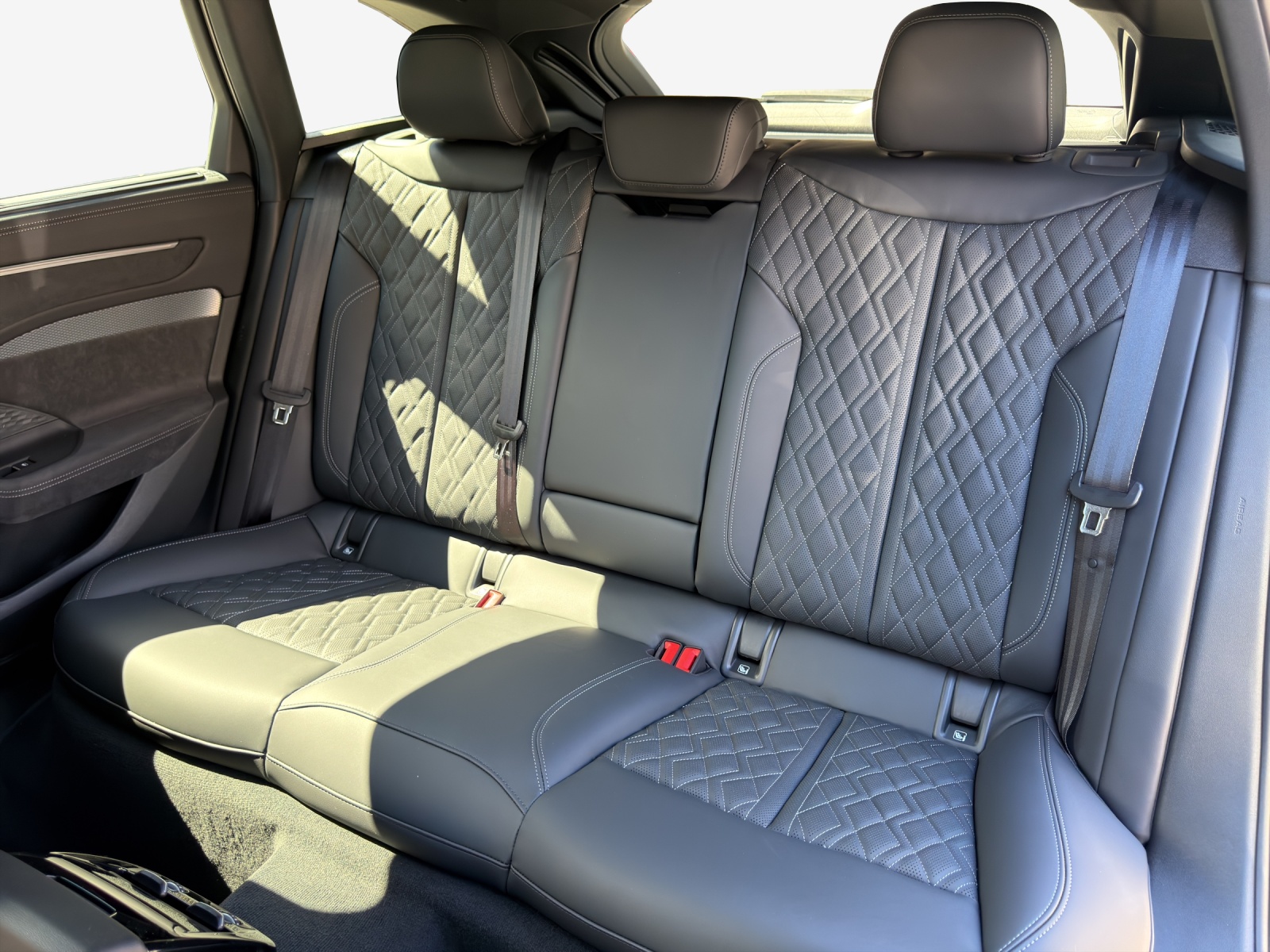 AUDI A6 Avant TFSI quattro 270 kW S tronic-image-11
