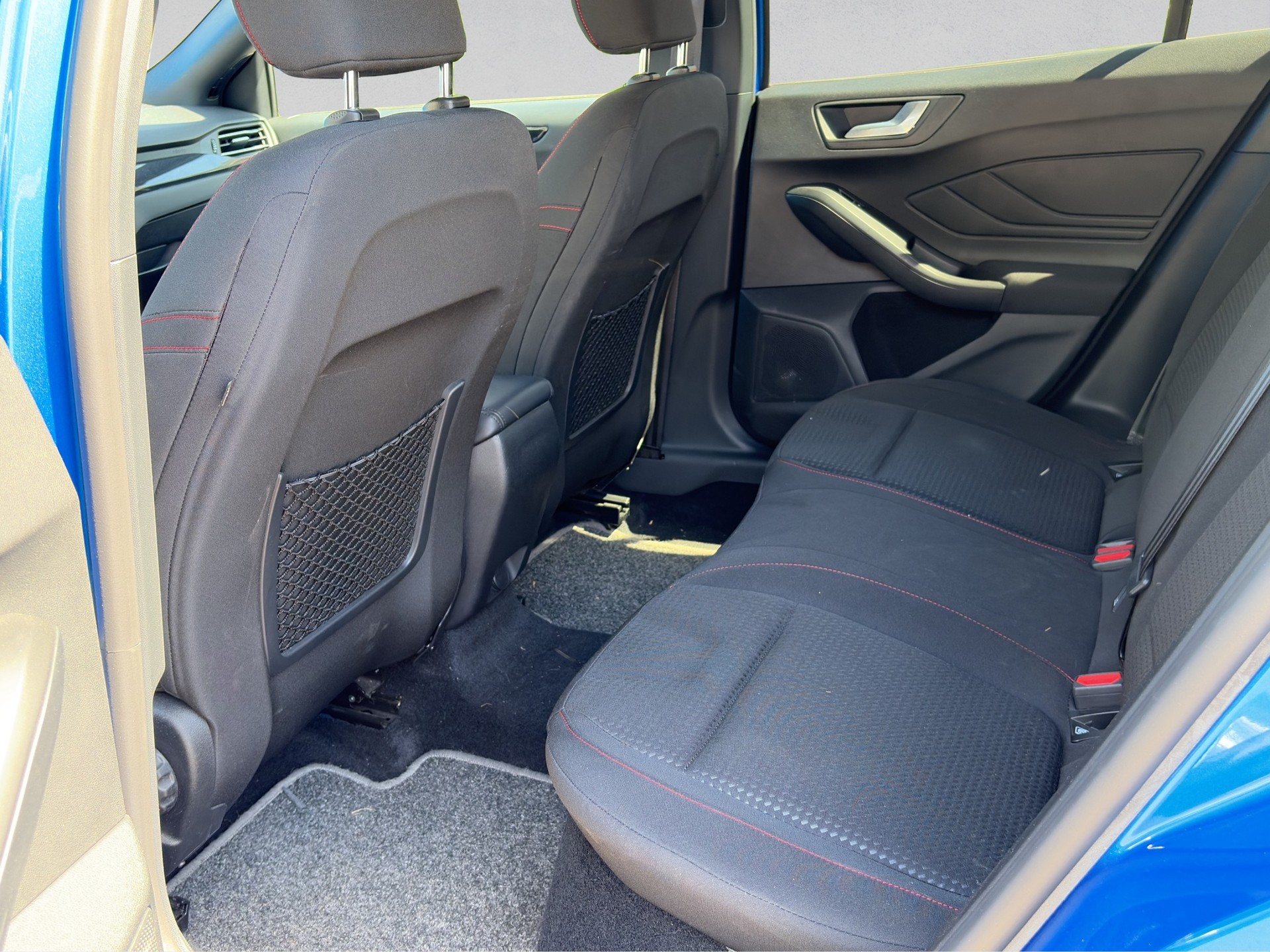FORD Focus 1.0 MHEV ST-Line-image-12