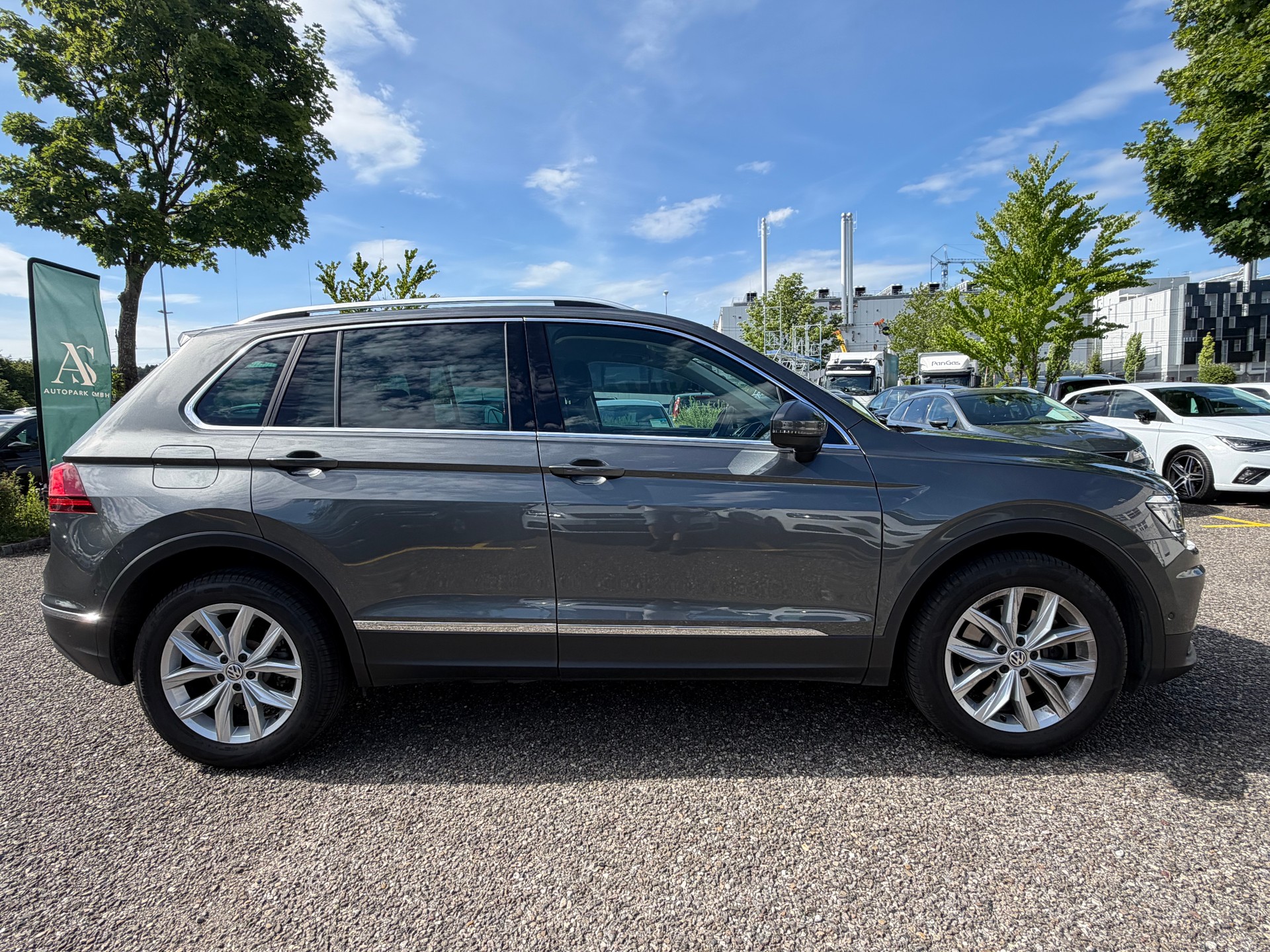 VW Tiguan 2.0TSI Highline 4Motion DSG-image-3