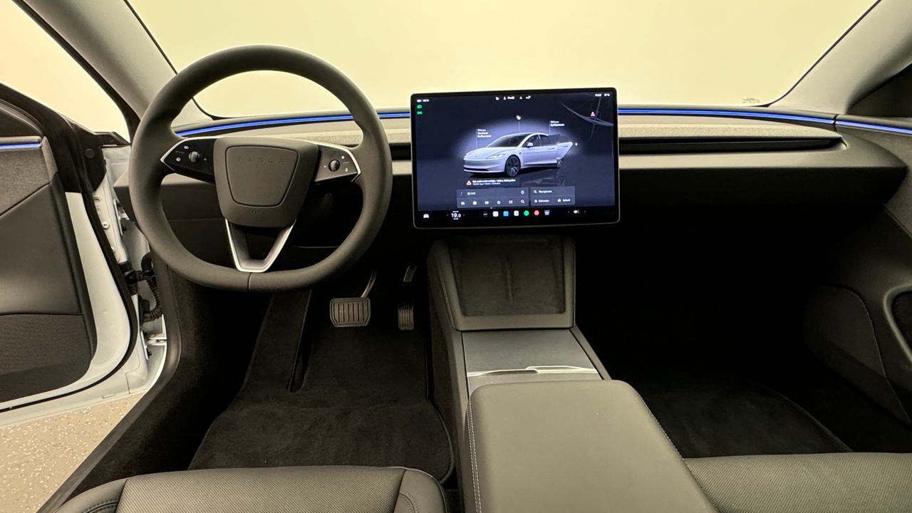 TESLA Model 3 Long Range RWD-image-5