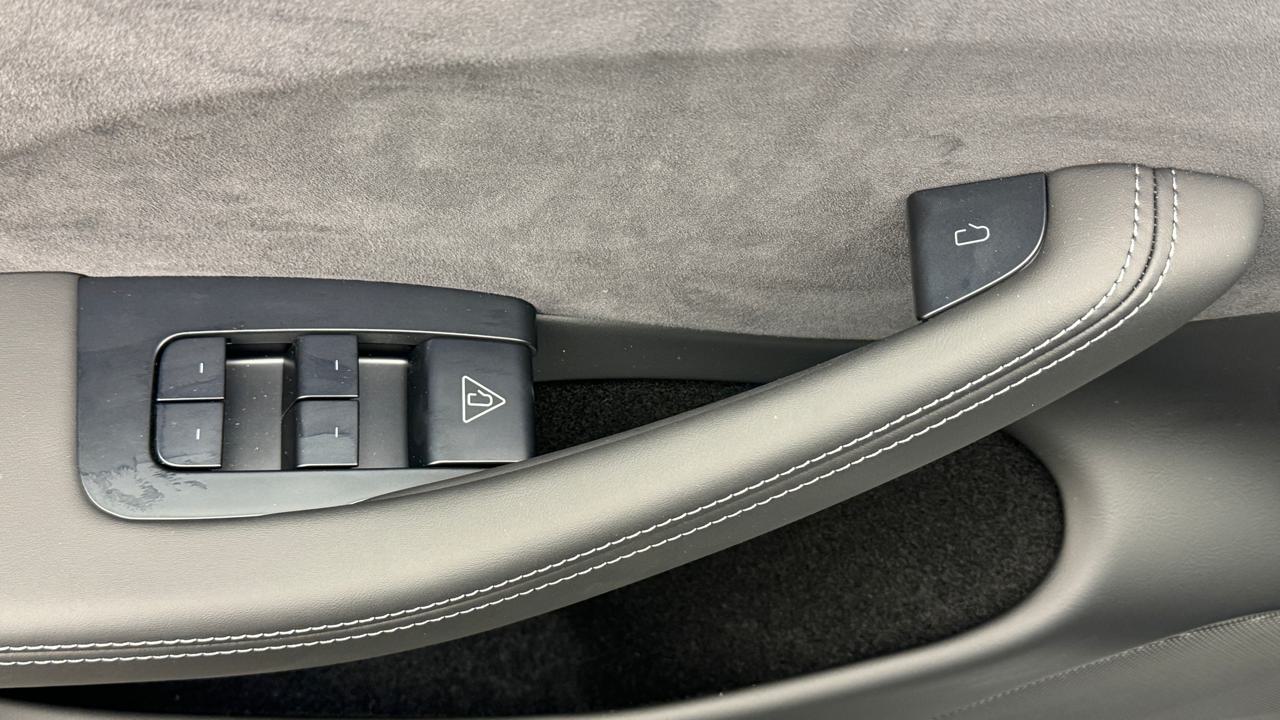 TESLA Model 3 Long Range RWD-image-8
