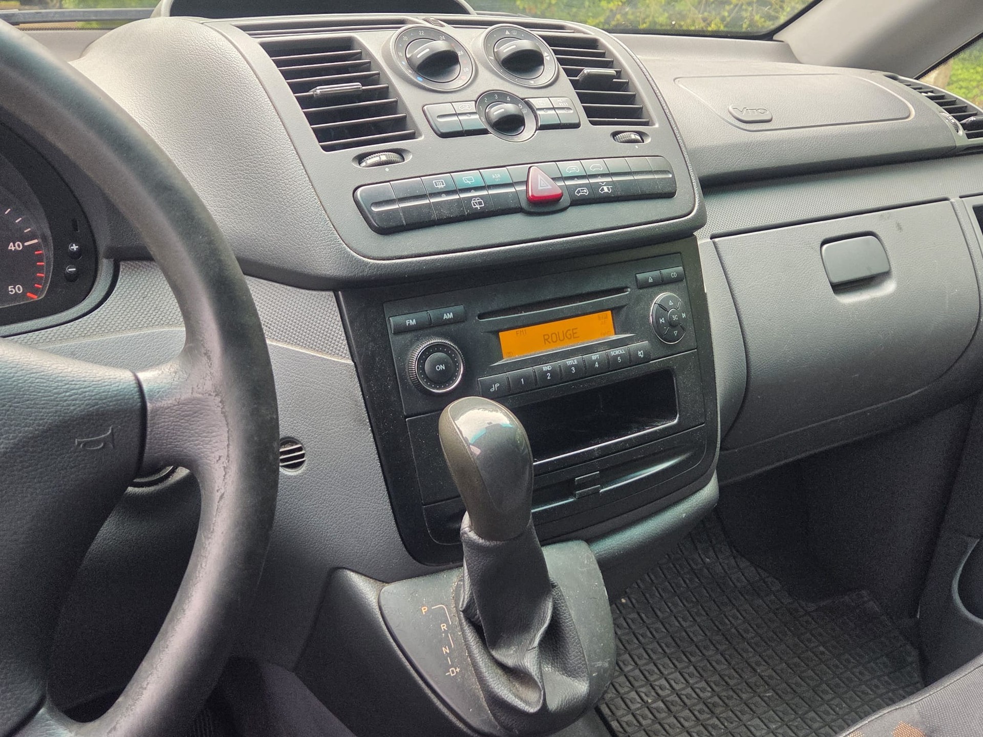 MERCEDES-BENZ Vito 115 CDI ** Automat ** AHK ** Crochet d'attelage 2500kg ** 4X4-image-9