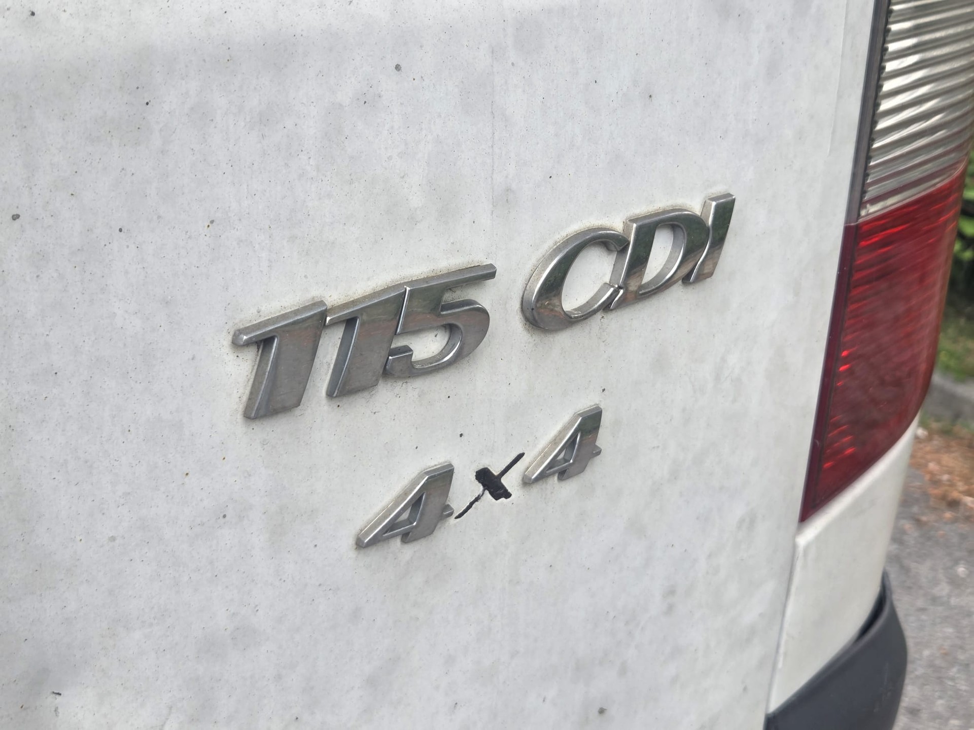 MERCEDES-BENZ Vito 115 CDI ** Automat ** AHK ** Crochet d'attelage 2500kg ** 4X4-image-3