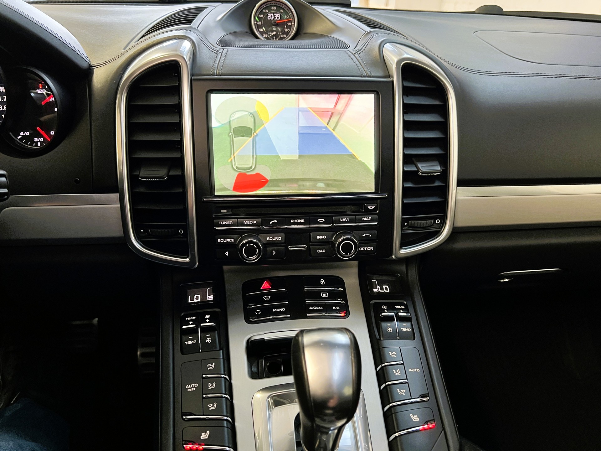 PORSCHE Cayenne GTS-image-10