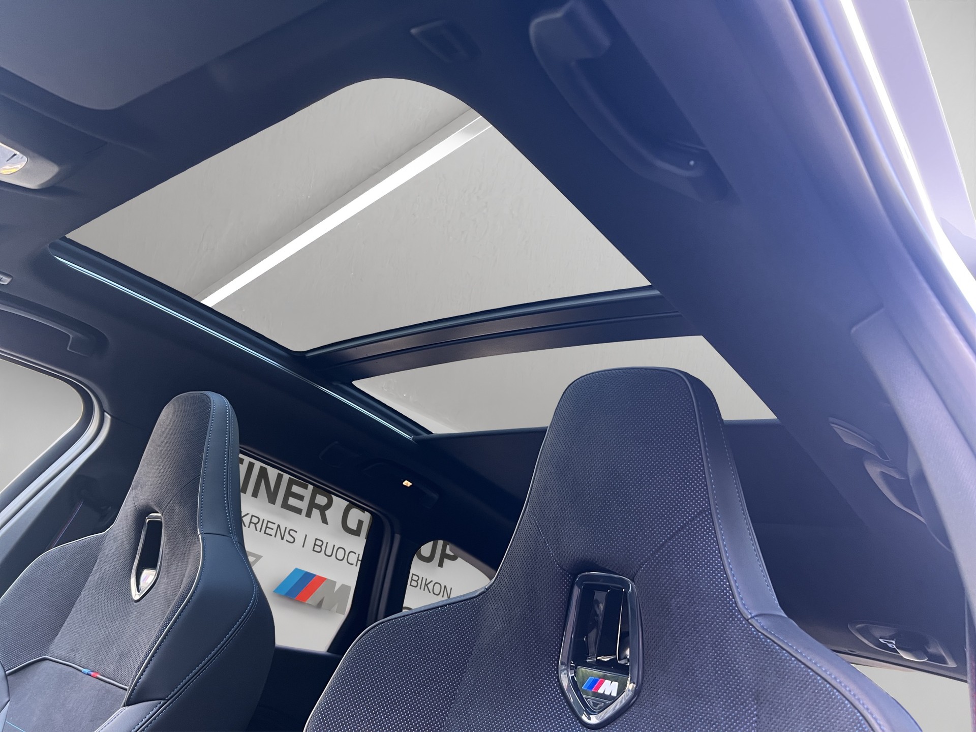 BMW X1 xDrive M35i-image-12