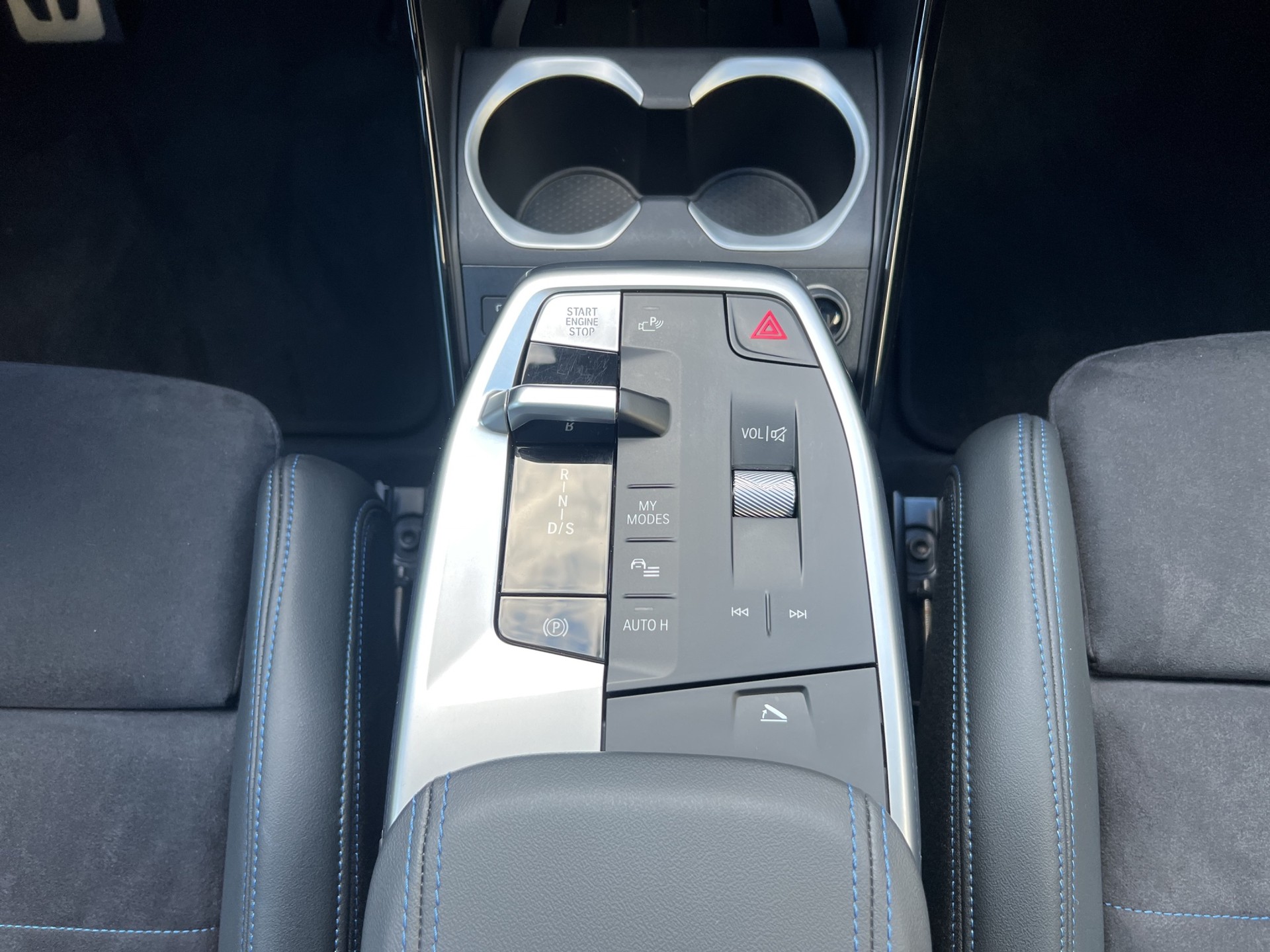 BMW X1 xDrive M35i-image-16