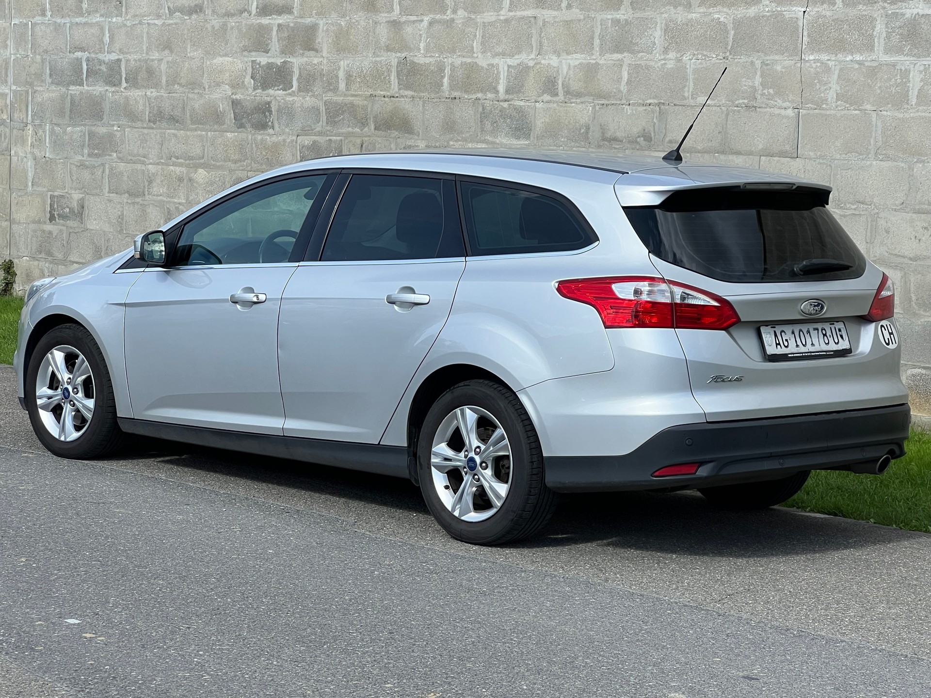 FORD Focus 2.0 TDCi Trend PowerShift-image-2