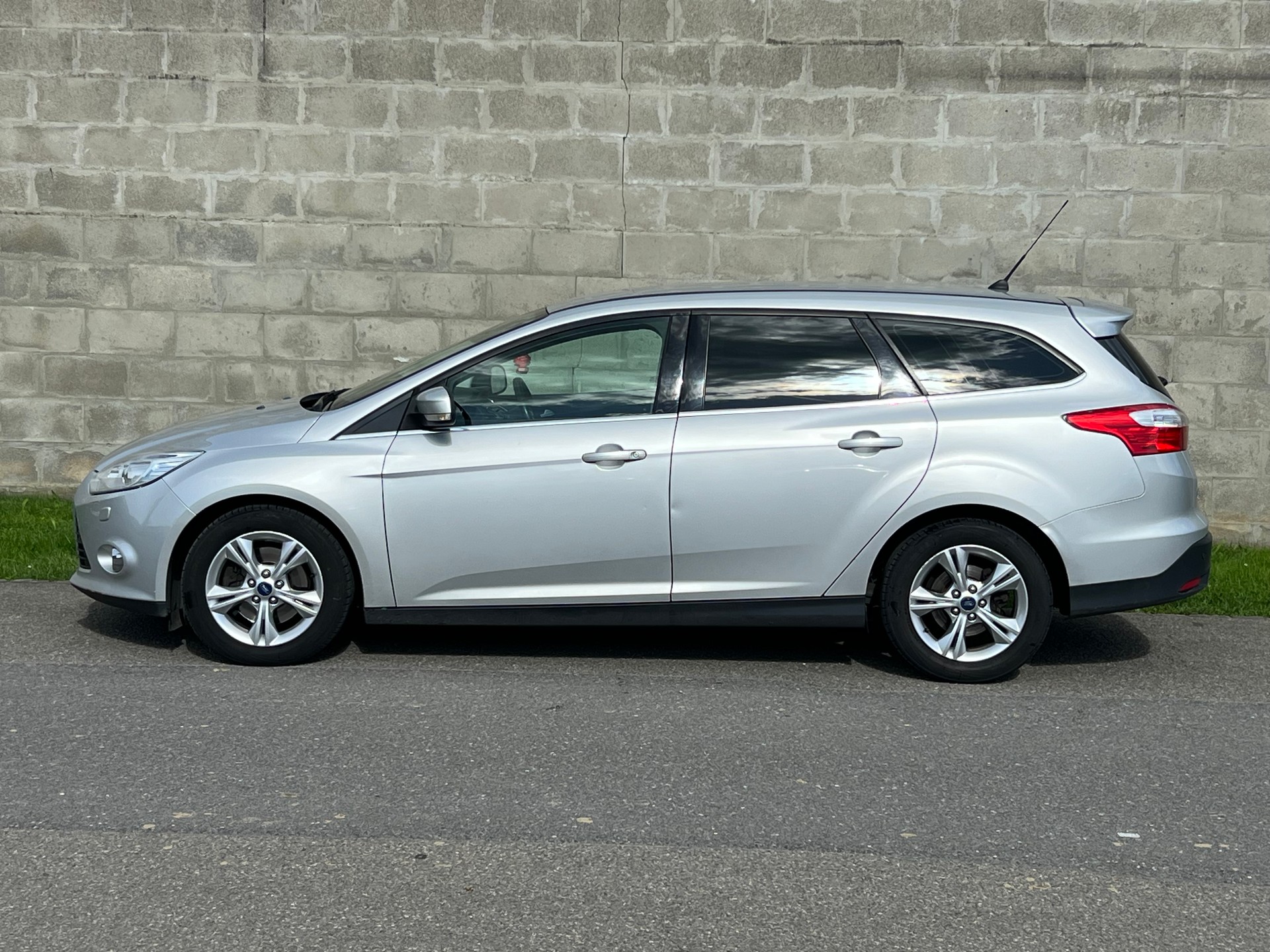 FORD Focus 2.0 TDCi Trend PowerShift-image-1