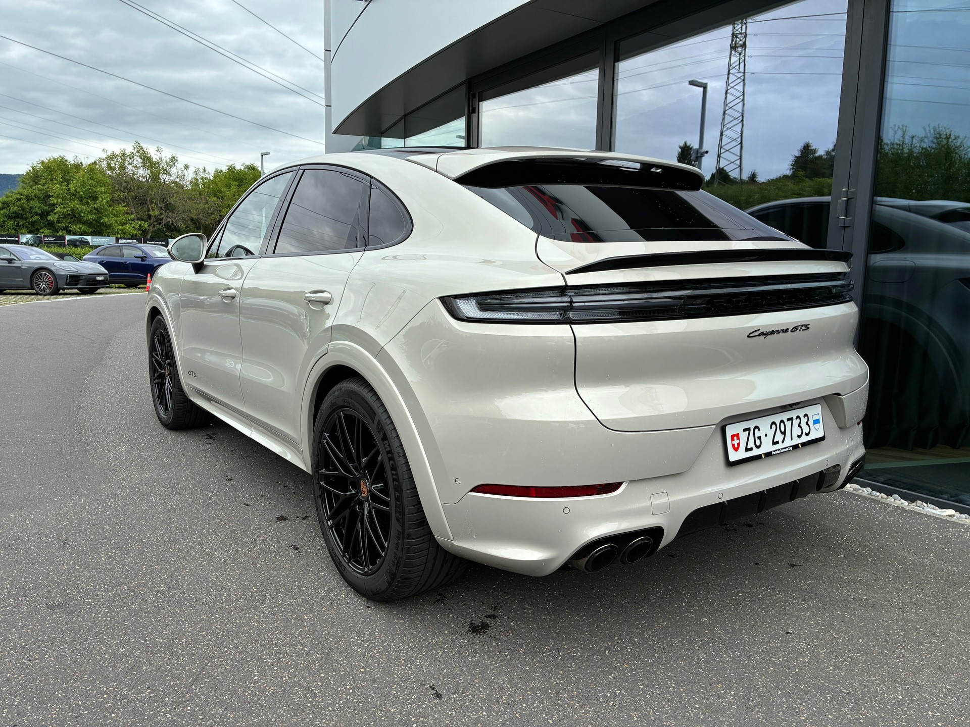 PORSCHE 4.0 V8 GTS-image-4