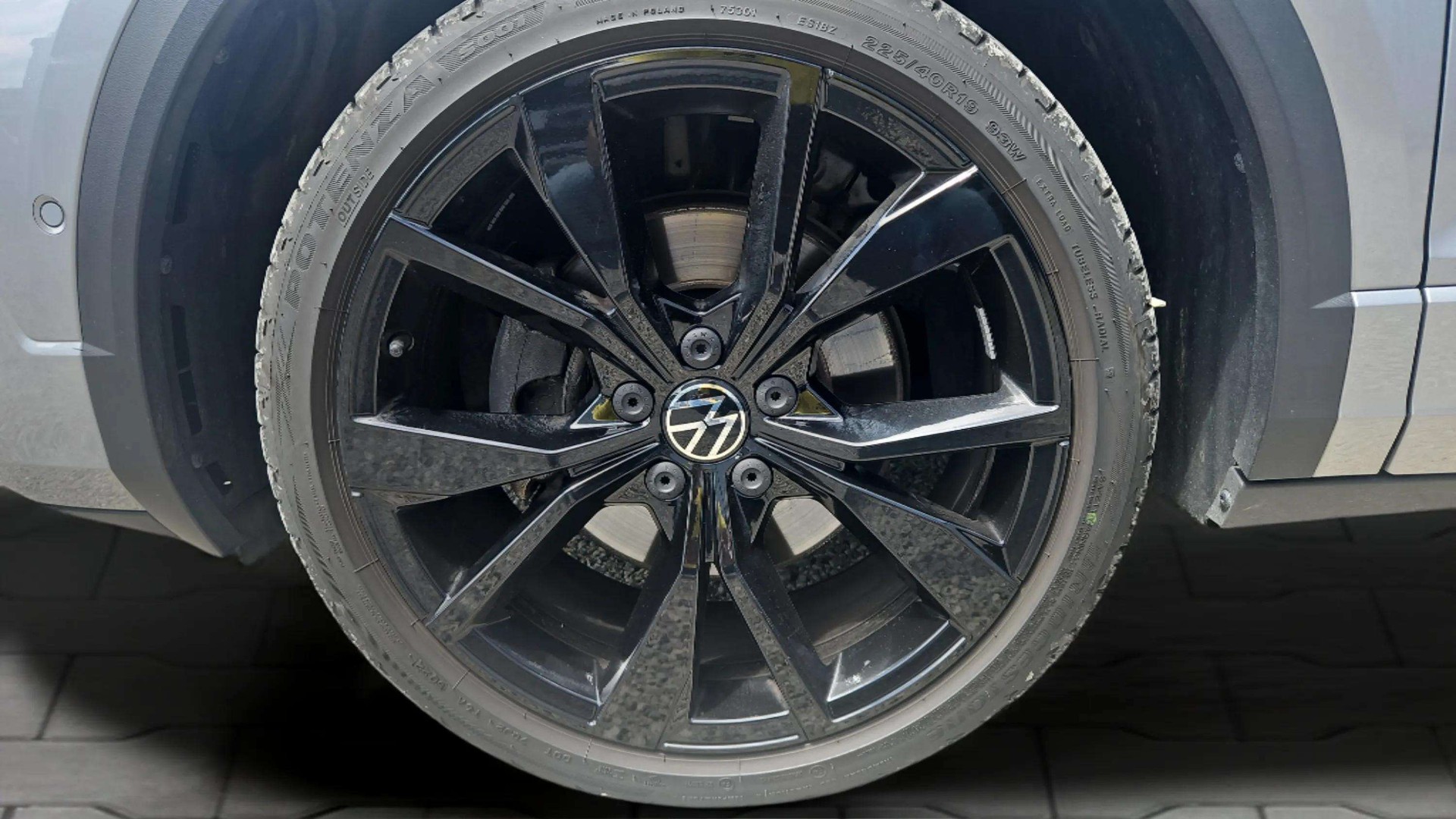 VW T-Roc 2.0 TSI R-Line DSG 4Motion Black Style mit AHK & Rückfahrkamera-image-28