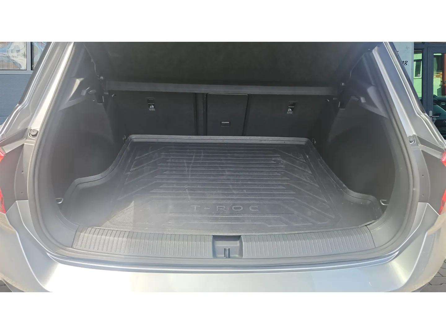 VW T-Roc 2.0 TSI R-Line DSG 4Motion Black Style mit AHK & Rückfahrkamera-image-14