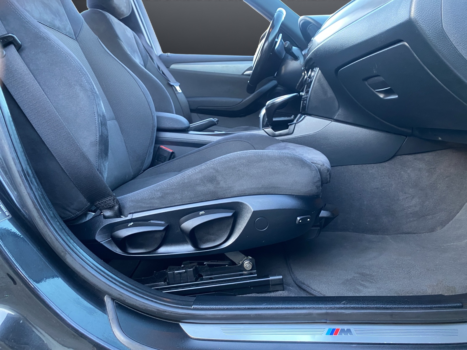 BMW X1 xDrive 25d 2.0-Diesel 218-PS Allrad (4x4) Automat *M-Paket* Vollausstattung-image-15