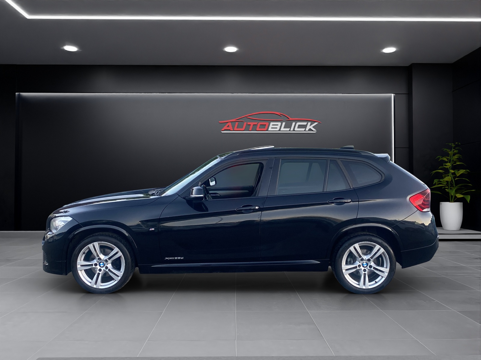 BMW X1 xDrive 25d 2.0-Diesel 218-PS Allrad (4x4) Automat *M-Paket* Vollausstattung-image-3