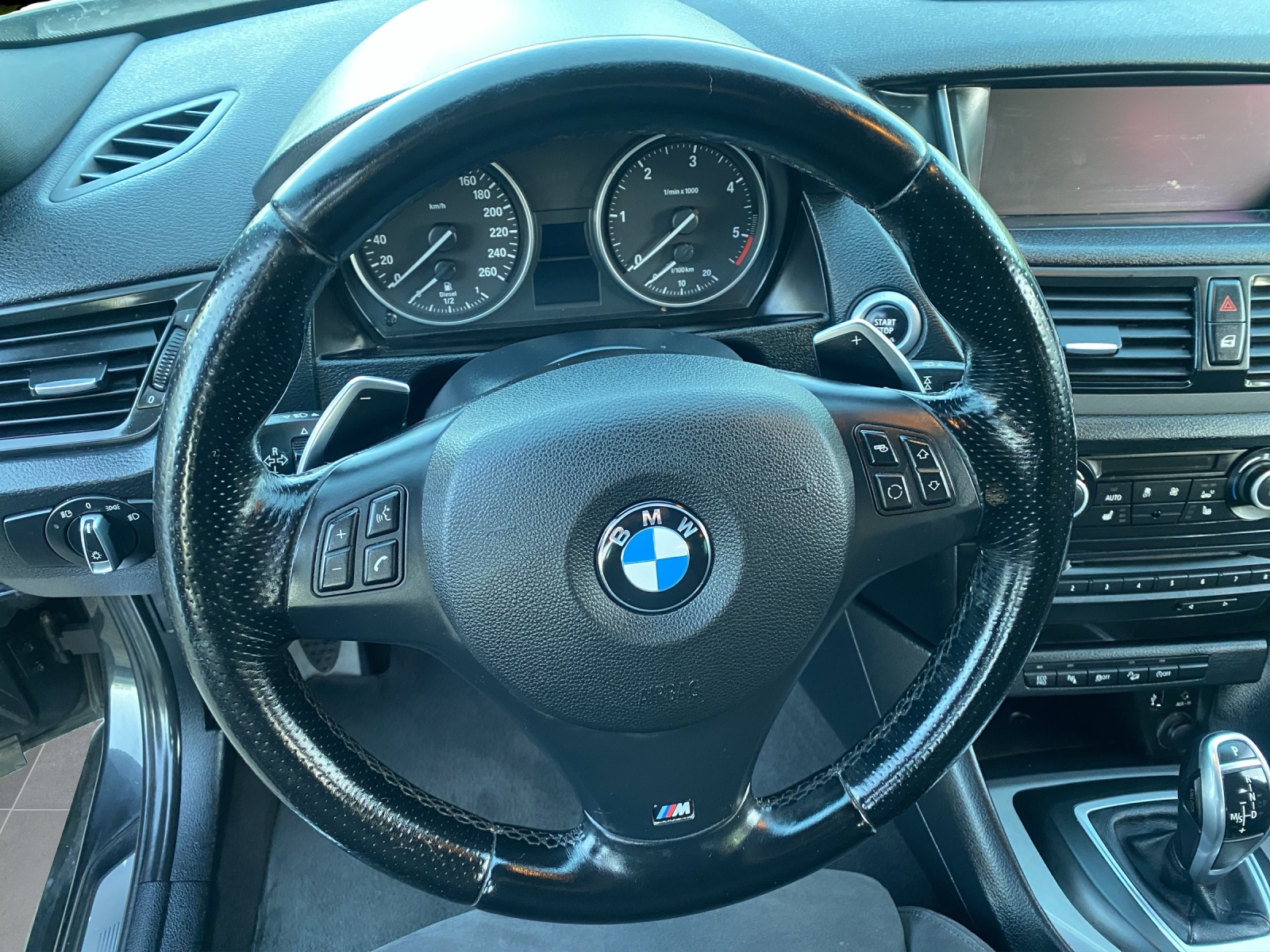 BMW X1 xDrive 25d 2.0-Diesel 218-PS Allrad (4x4) Automat *M-Paket* Vollausstattung-image-17