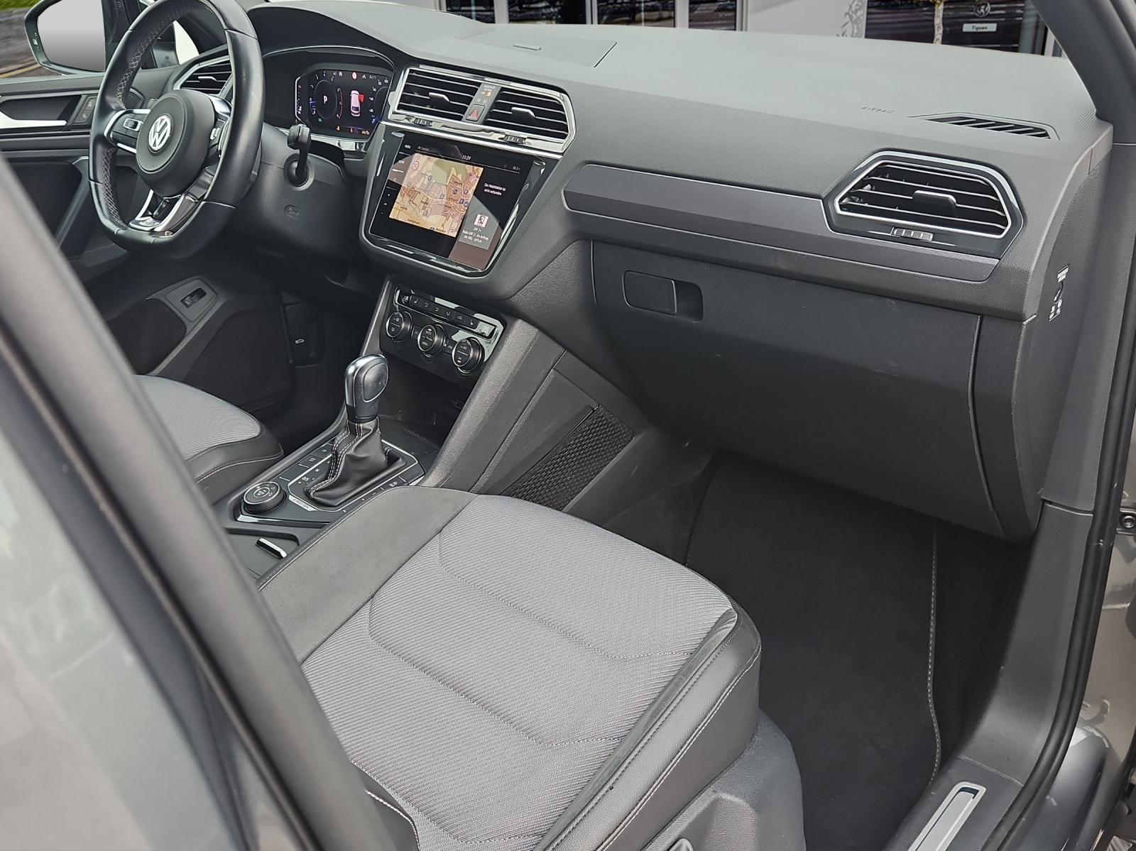 VW Tiguan 2.0TSI Highline 4Motion DSG-image-18