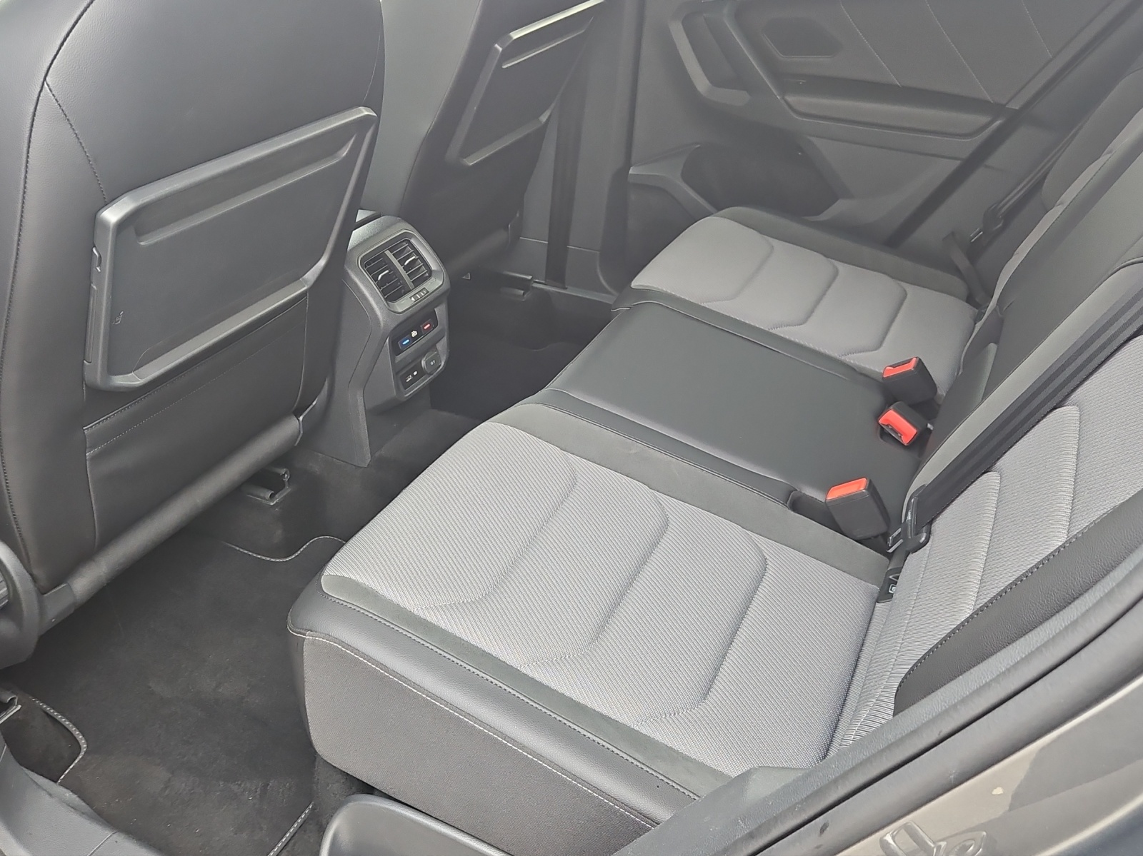 VW Tiguan 2.0TSI Highline 4Motion DSG-image-19