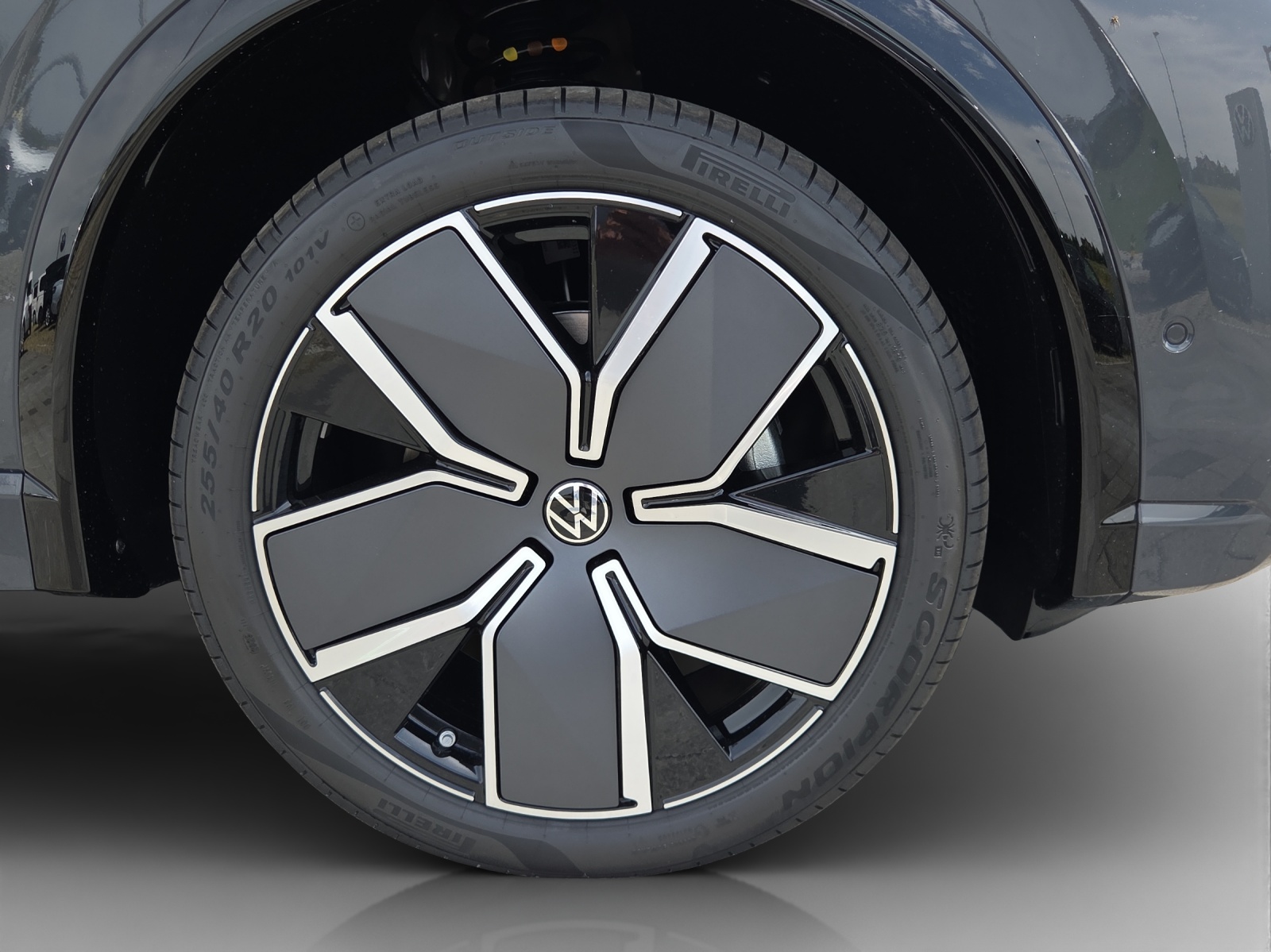 VW Tiguan 2.0 TSI DSG R-Line 4Motion-image-12