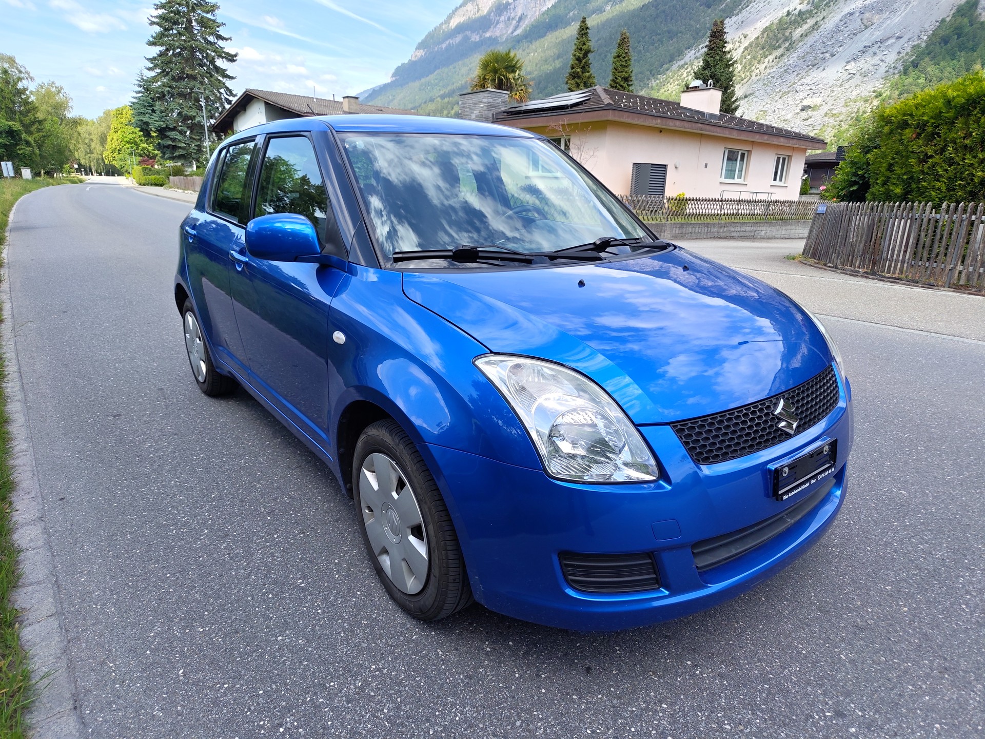 SUZUKI Swift 1.3i 16V GL 4x4-image-1