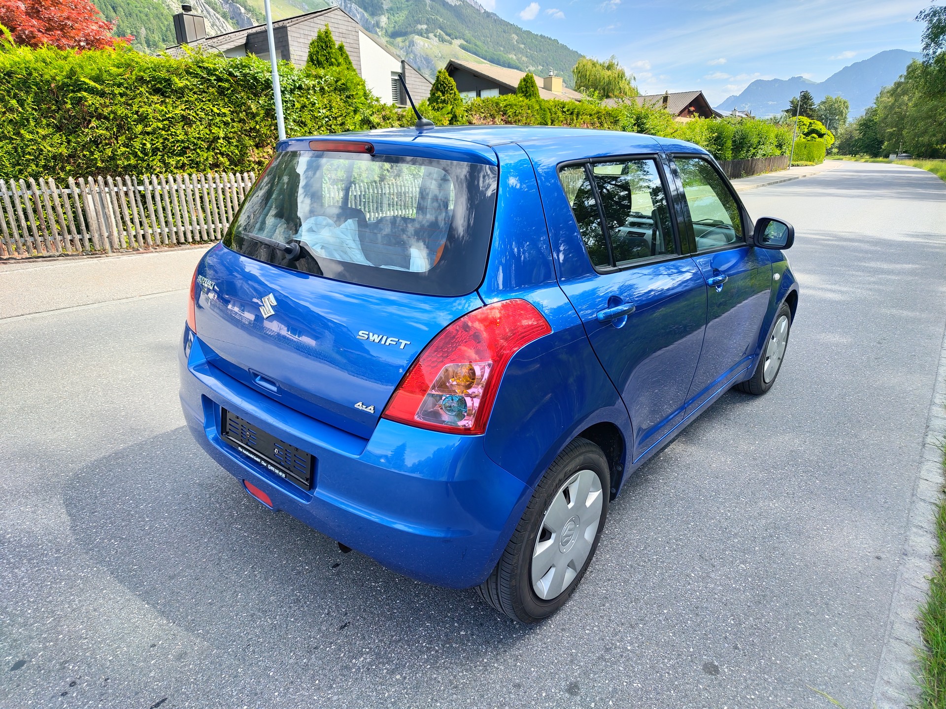SUZUKI Swift 1.3i 16V GL 4x4-image-5