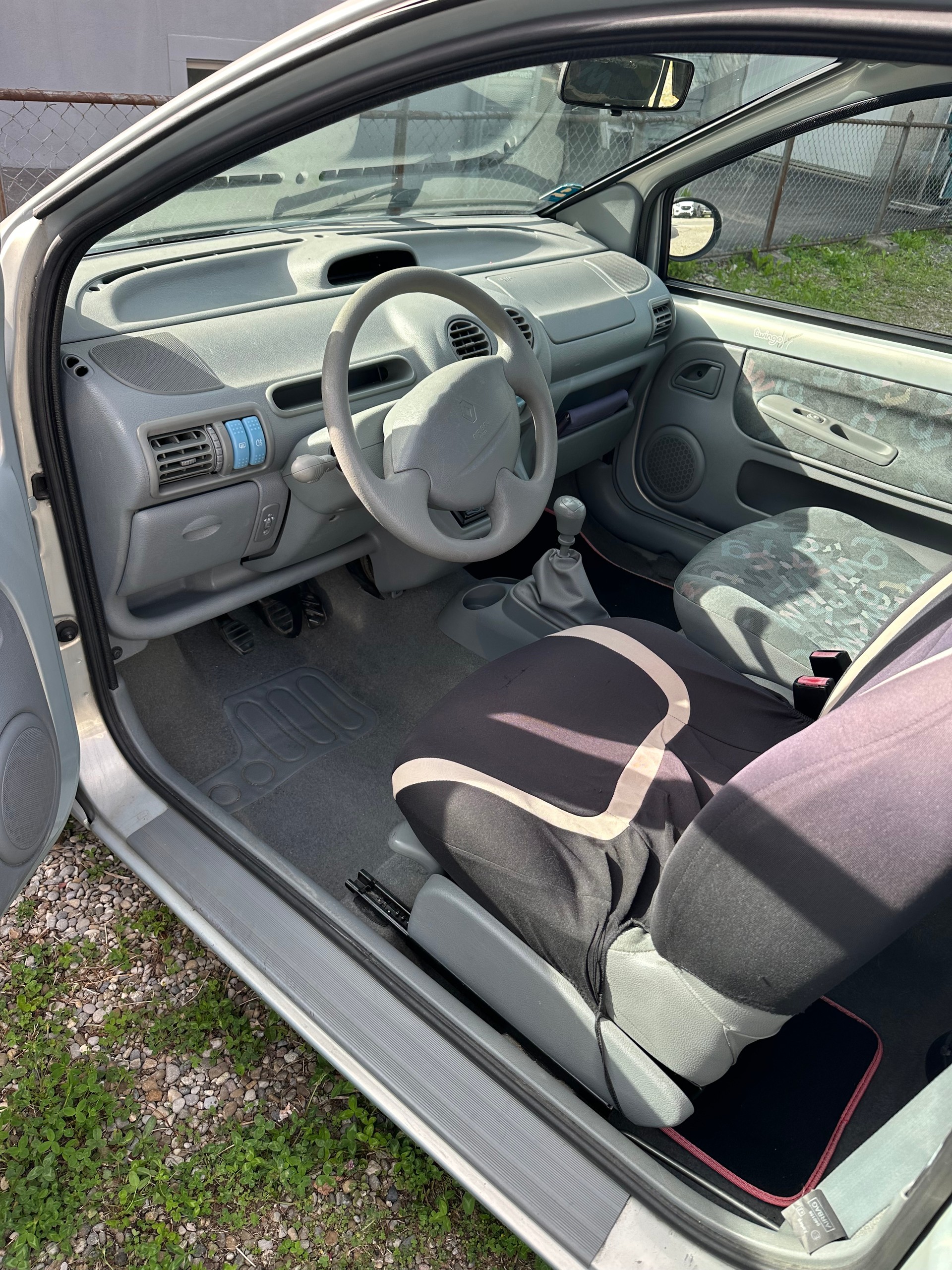 RENAULT TWINGO-image-3