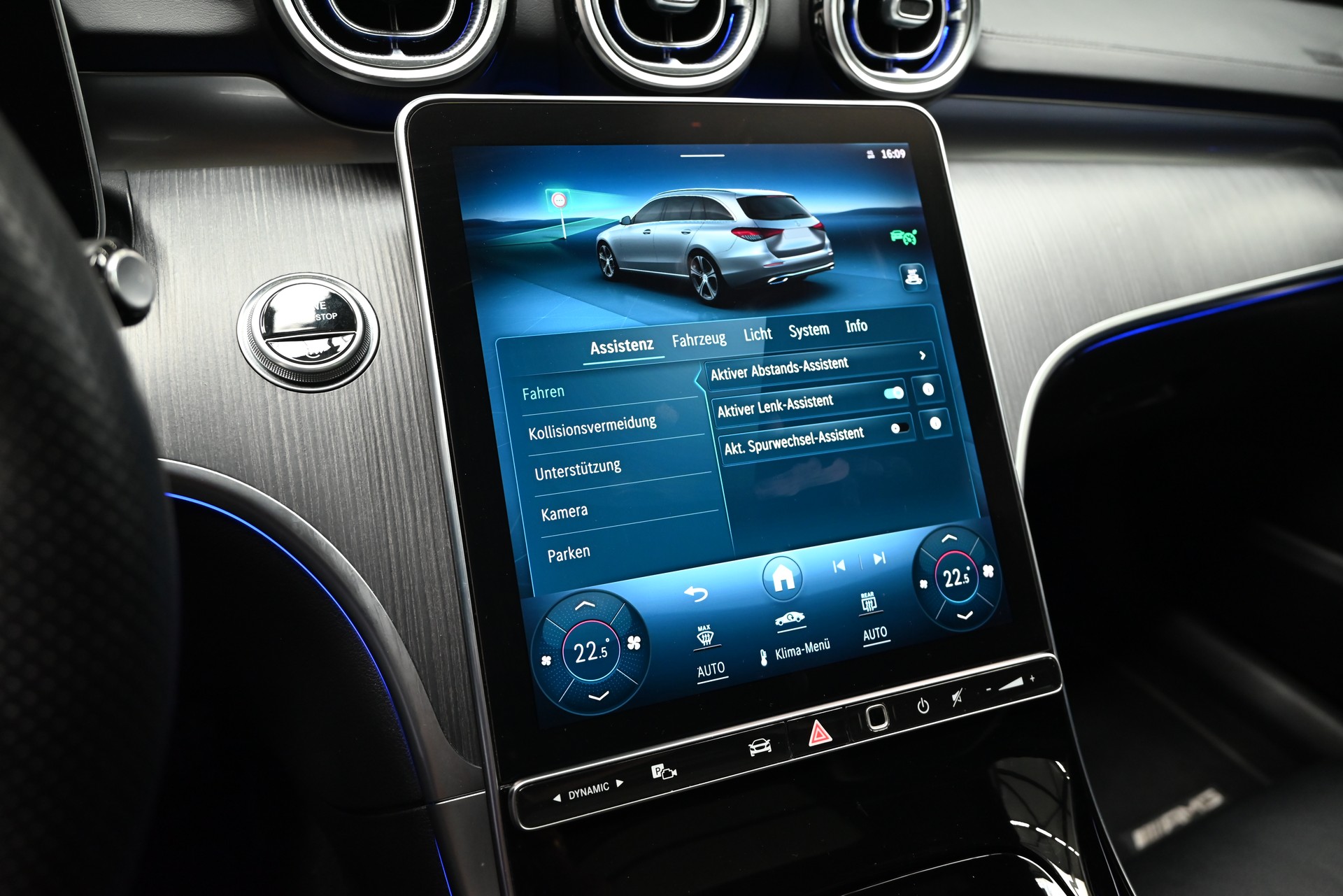 MERCEDES-BENZ C 300 d T AMG Line-image-15