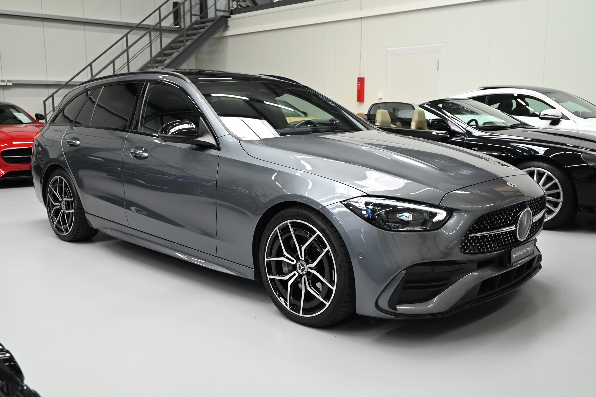 MERCEDES-BENZ C 300 d T AMG Line-image-9