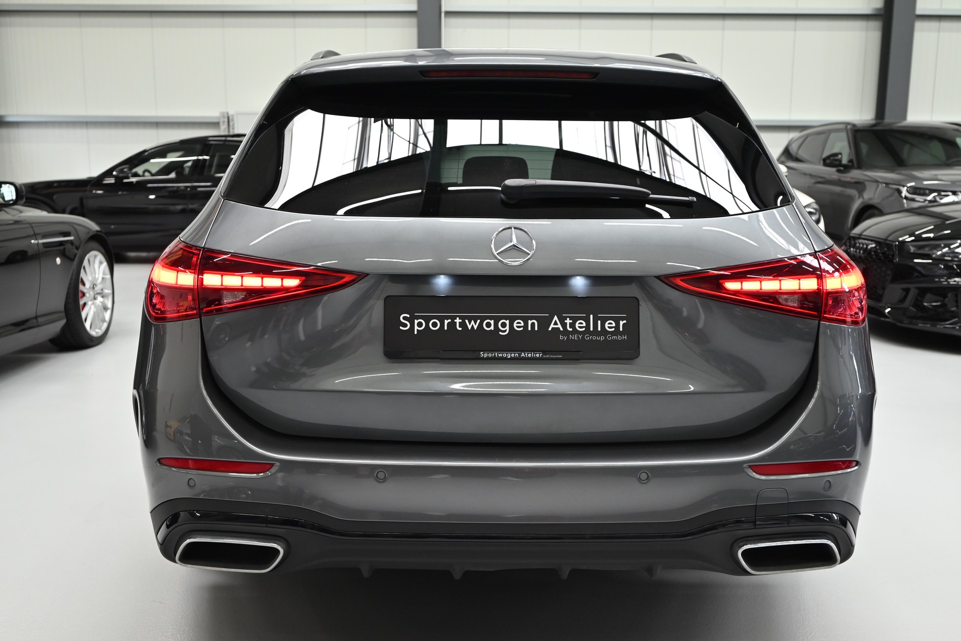 MERCEDES-BENZ C 300 d T AMG Line-image-6