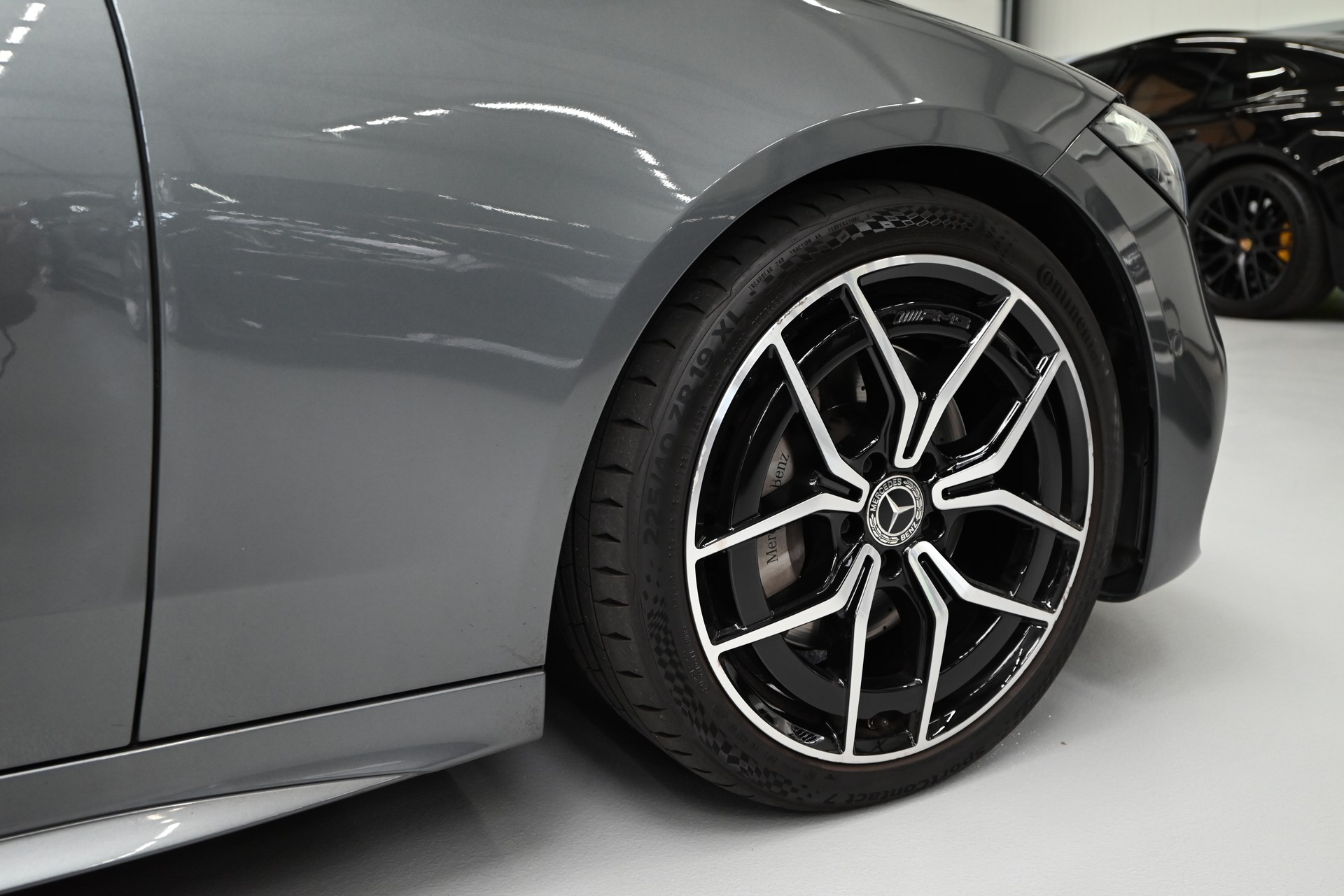 MERCEDES-BENZ C 300 d T AMG Line-image-8