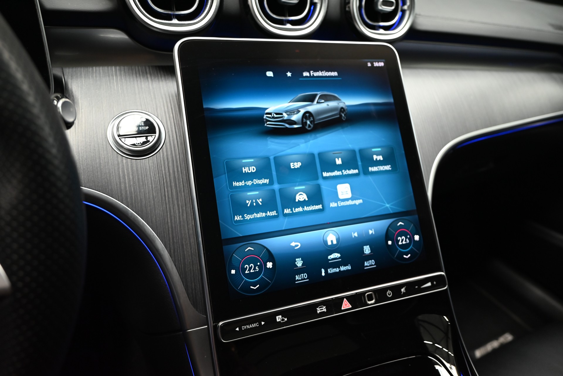 MERCEDES-BENZ C 300 d T AMG Line-image-14