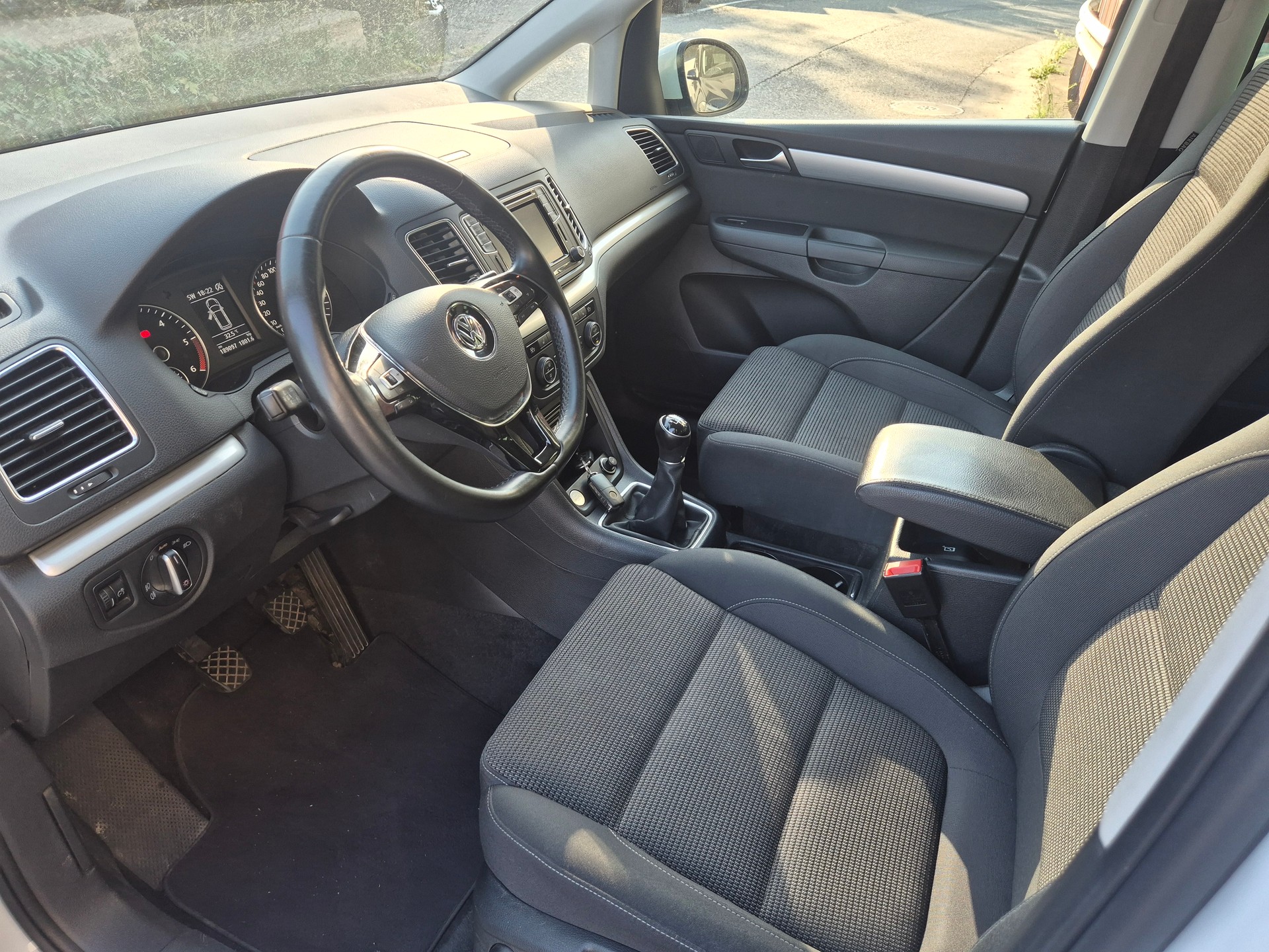 VW Sharan 2.0 TDI BMT Comfortline *7 Plätzer*-image-4
