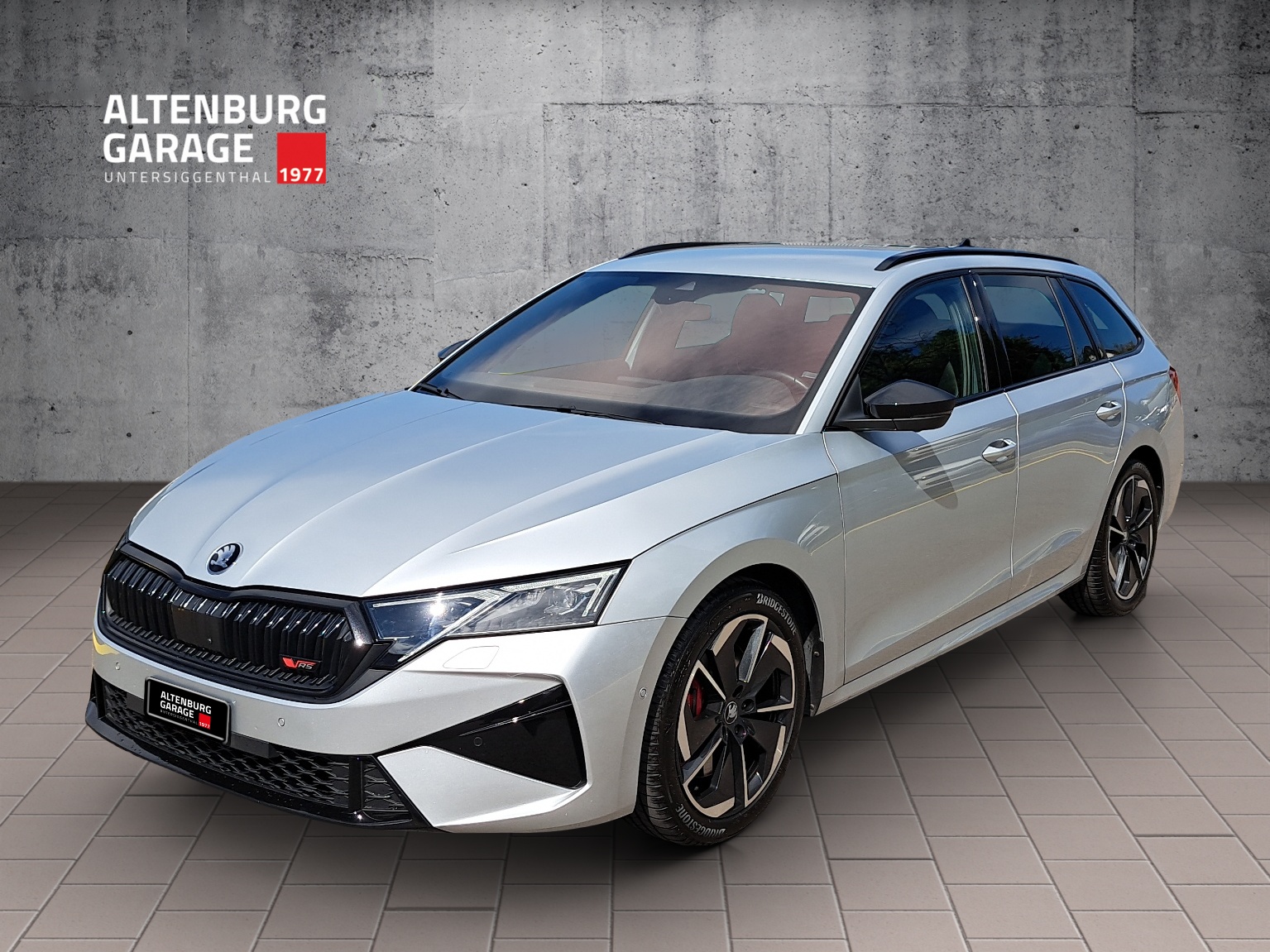 SKODA Octavia Combi 2.0 TSI RS DSG 265 PS-image-0